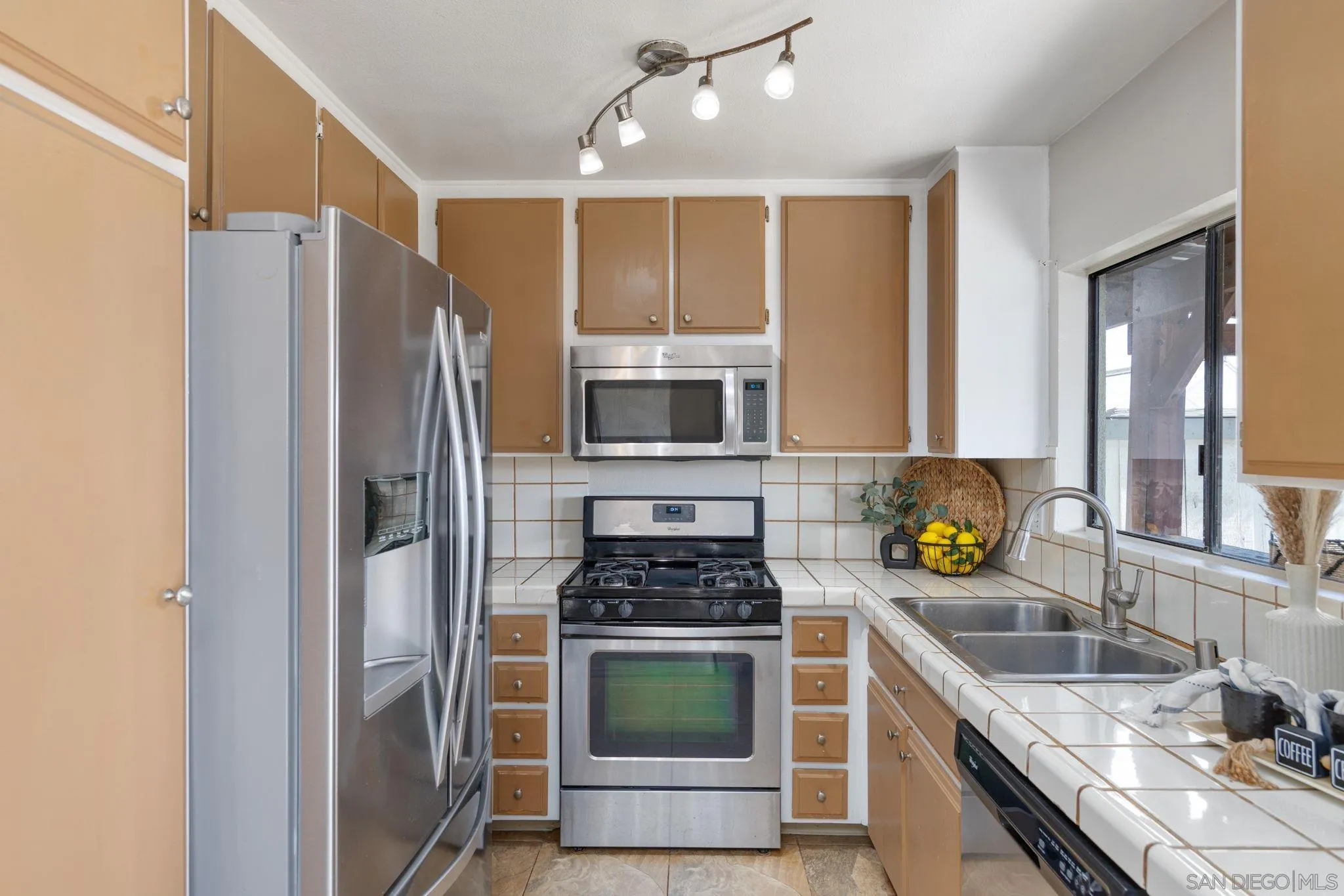 https://cdn.realtyfeed.com/cdn/127/260020875/3f97663b0d5873749692ab52bdb73d19.webp