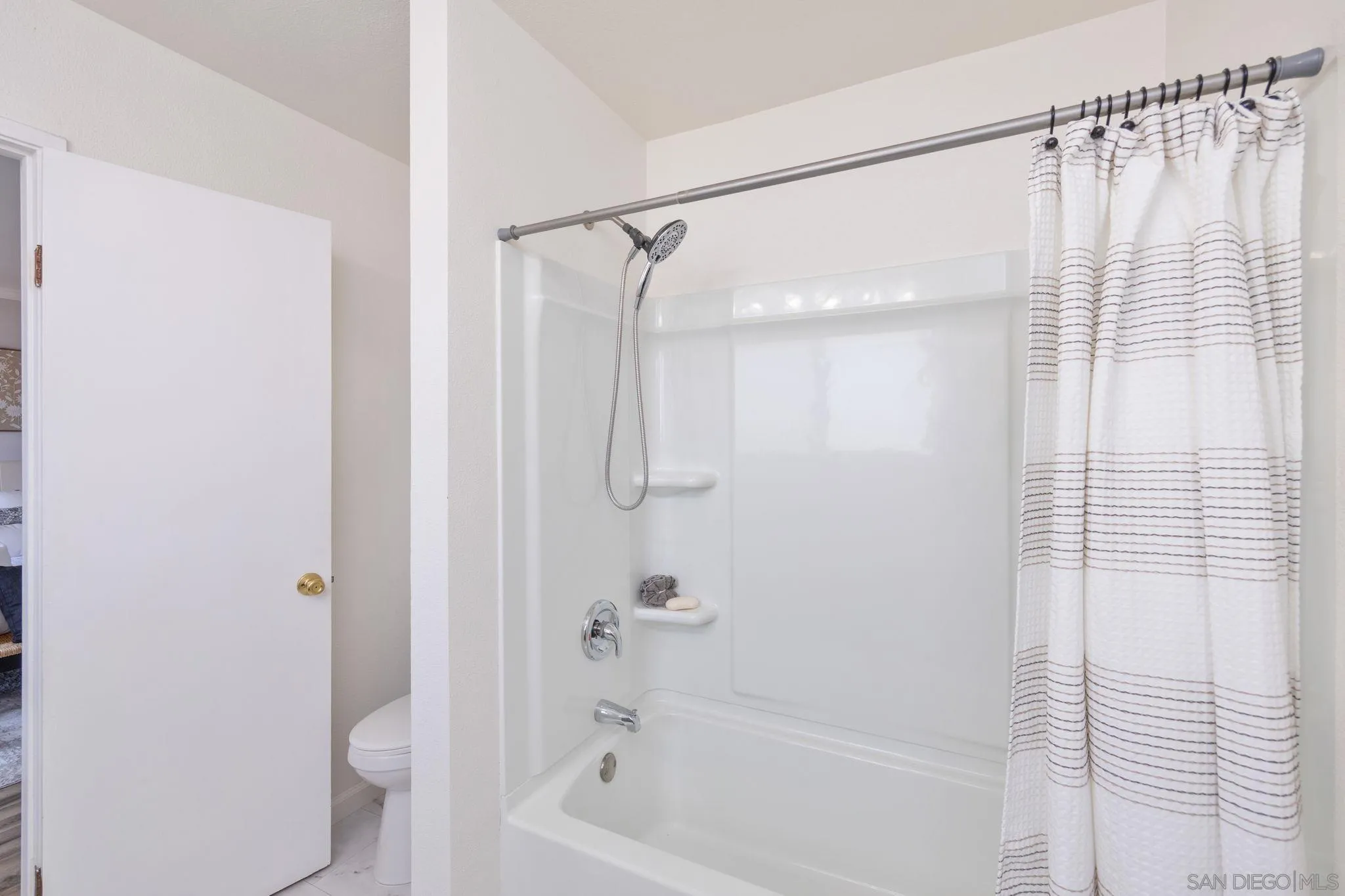 https://cdn.realtyfeed.com/cdn/127/260020875/68507791687dc7de37cff34f85b3413e.webp