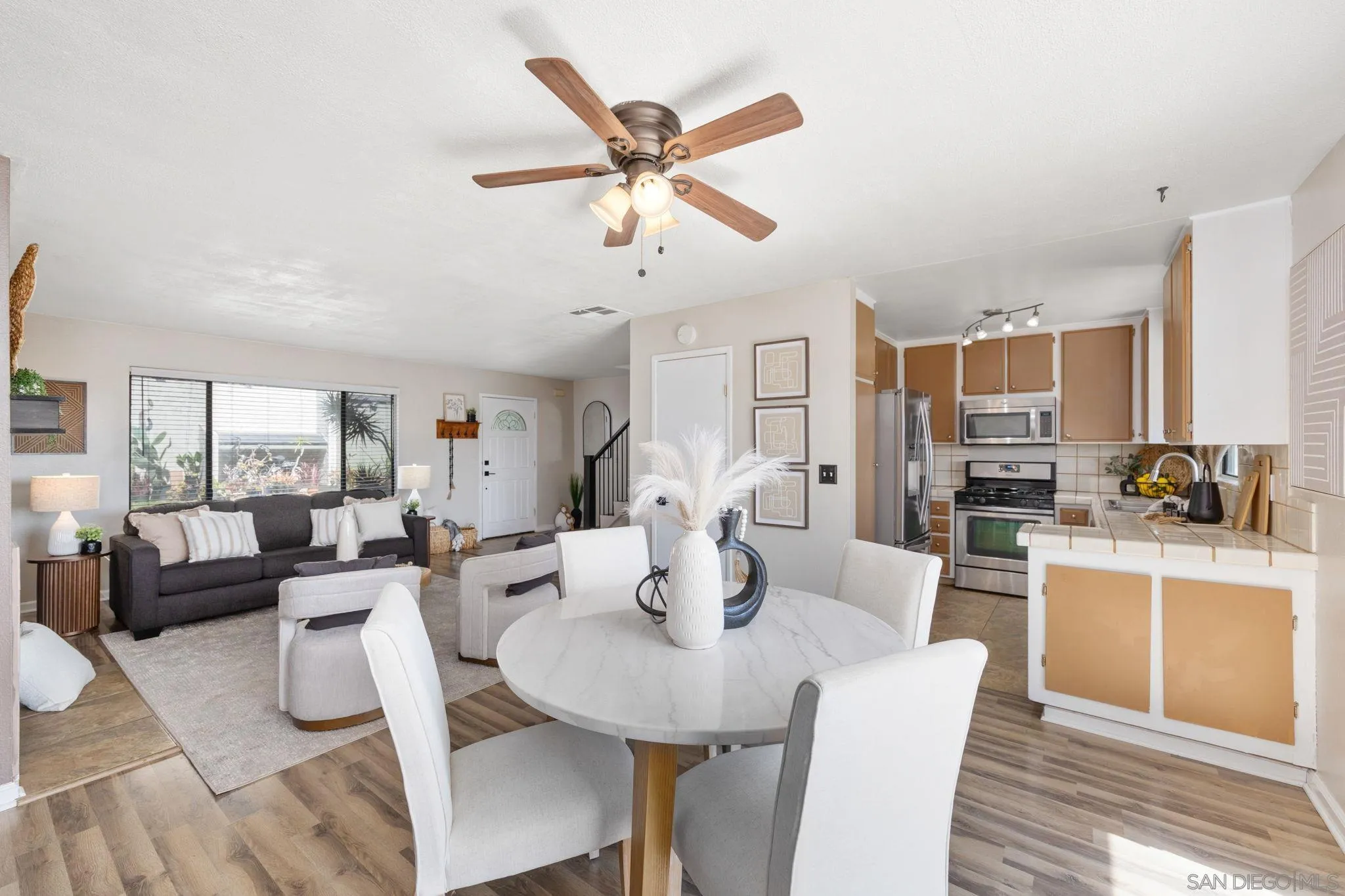 https://cdn.realtyfeed.com/cdn/127/260020875/b816ce10cfd47728fa34263e4abb0040.webp