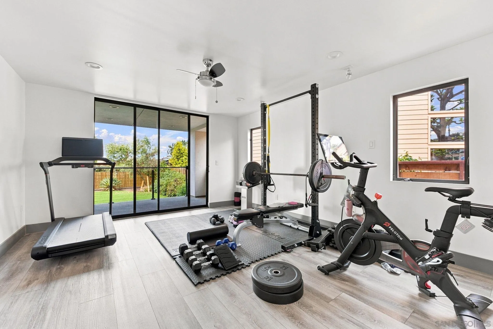 https://cdn.realtyfeed.com/cdn/127/260020876/b13b8e0d795b2c538cb18d2f639bdeee.webp
