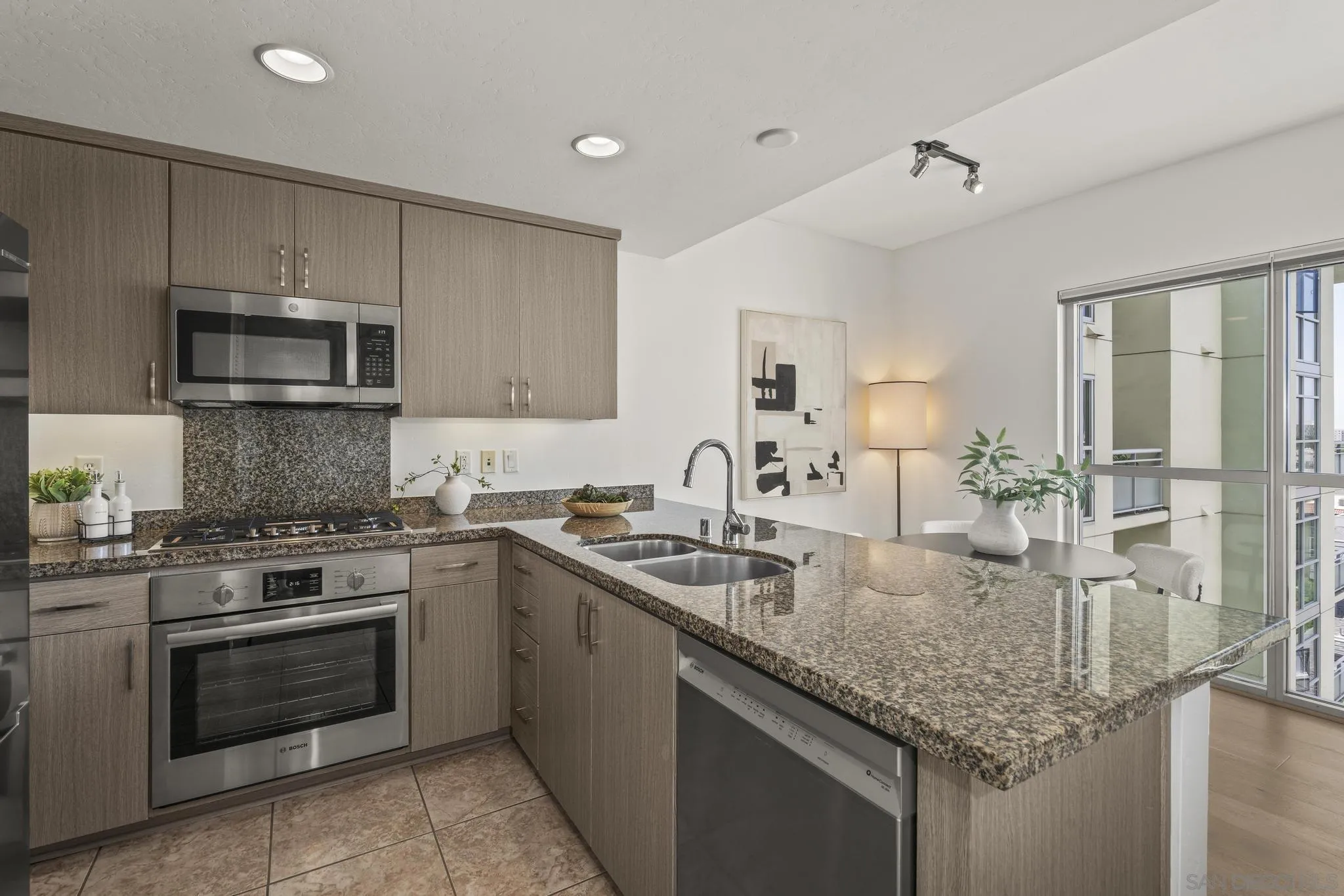 https://cdn.realtyfeed.com/cdn/127/260020881/6ecffd8e85f550b6b91ca932b7006c55.webp