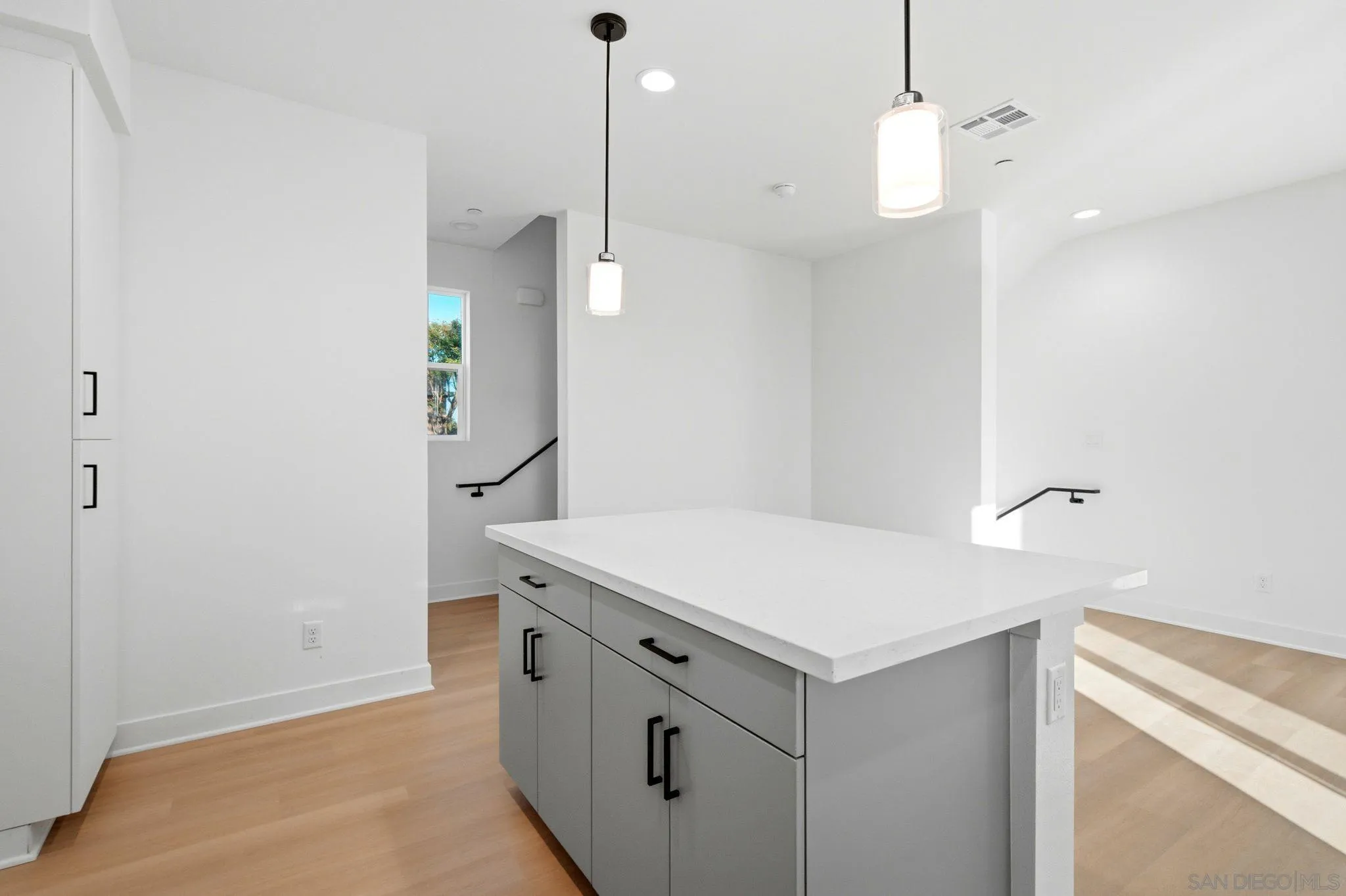 https://cdn.realtyfeed.com/cdn/127/260020882/c631907e222522c658292812d933a5aa.webp