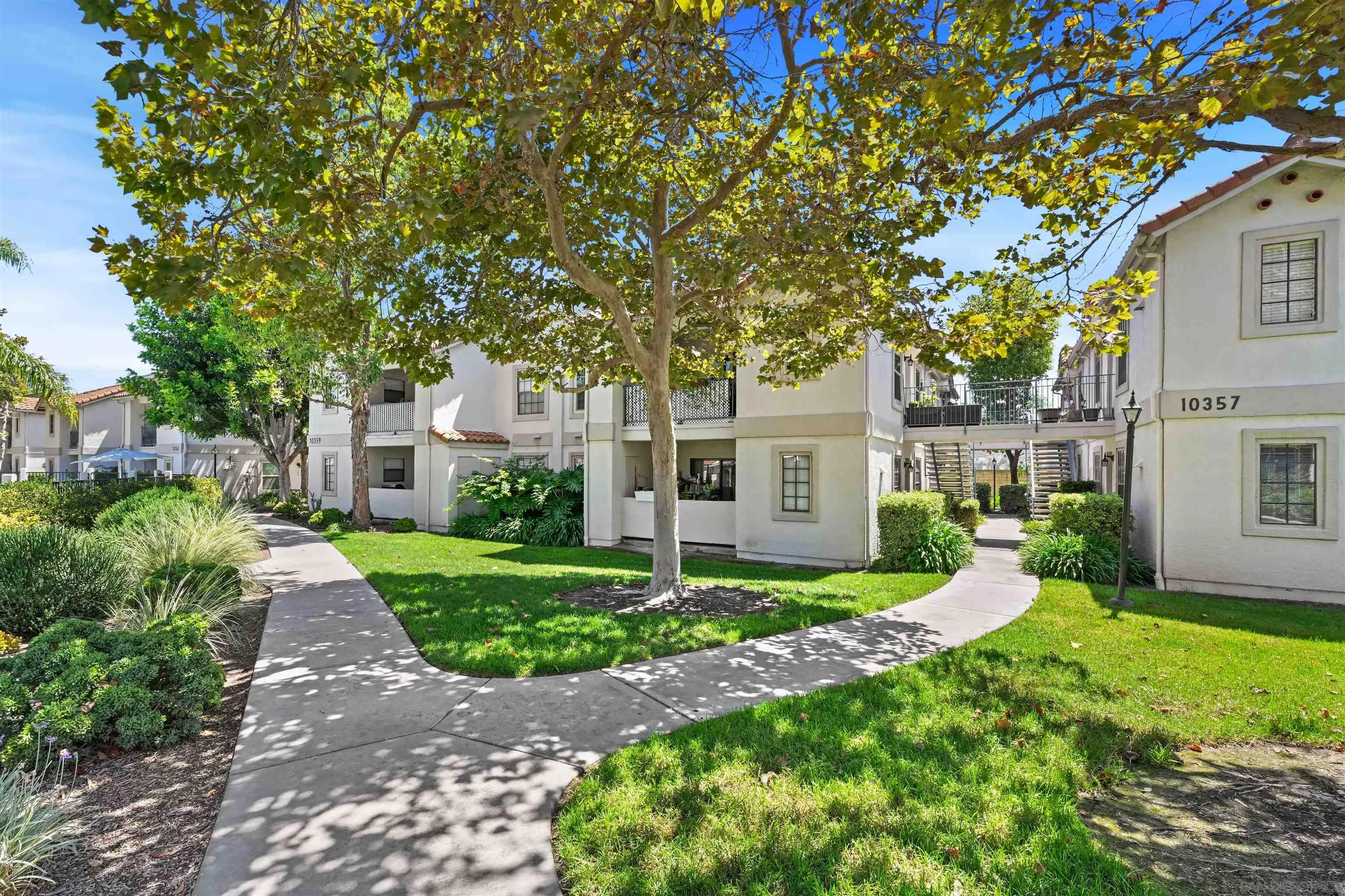 https://cdn.realtyfeed.com/cdn/127/260020883/da96fbc101c6b7b0a7e056372206fa56.webp