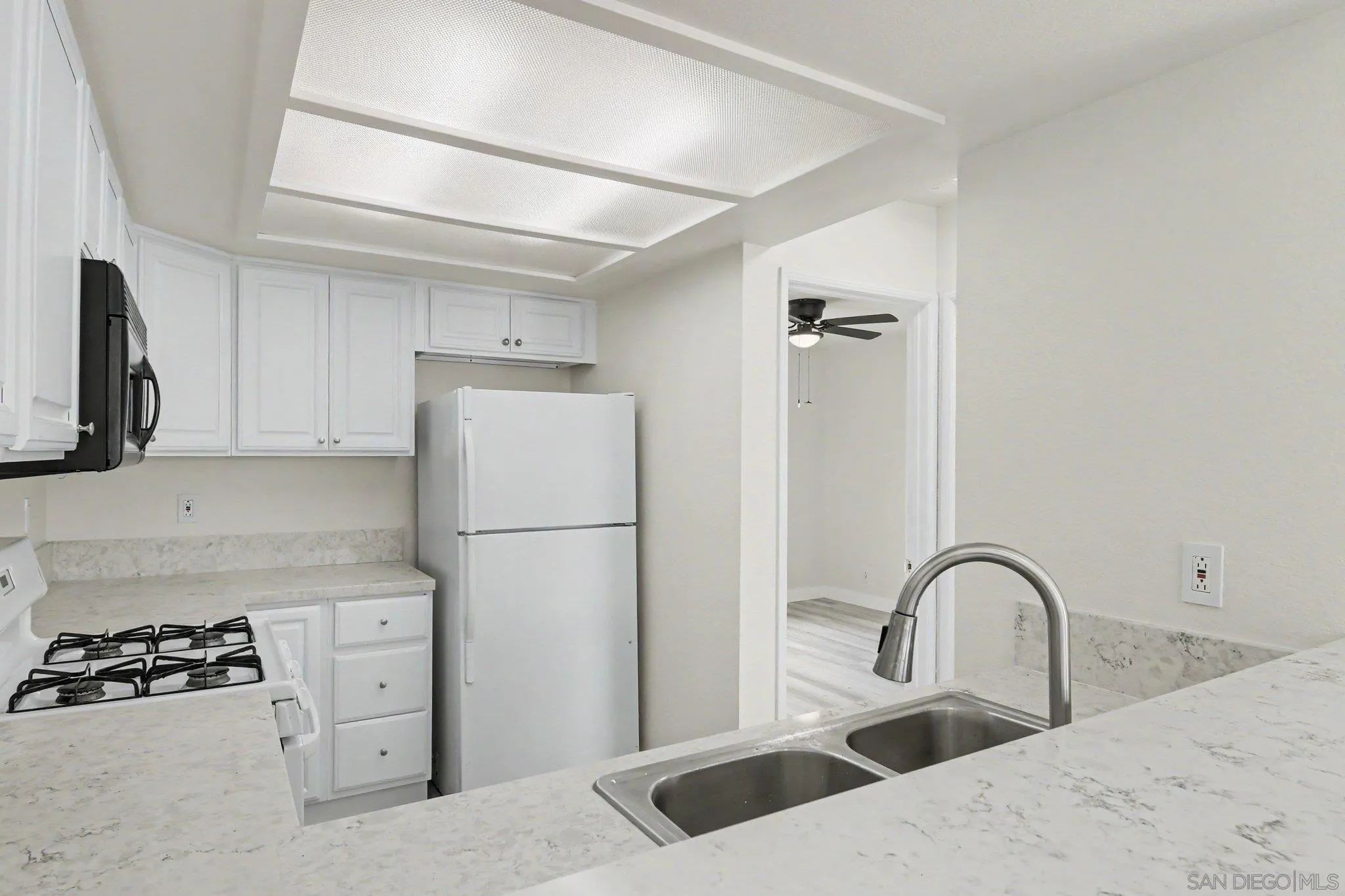 https://cdn.realtyfeed.com/cdn/127/260020887/61b25048d4c93d767b9a147063aebe64.webp