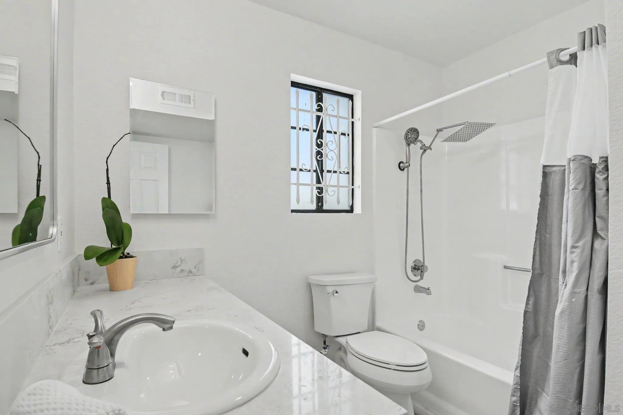 https://cdn.realtyfeed.com/cdn/127/260020887/7b25785217082d54be2bfd64fd23d47d.webp
