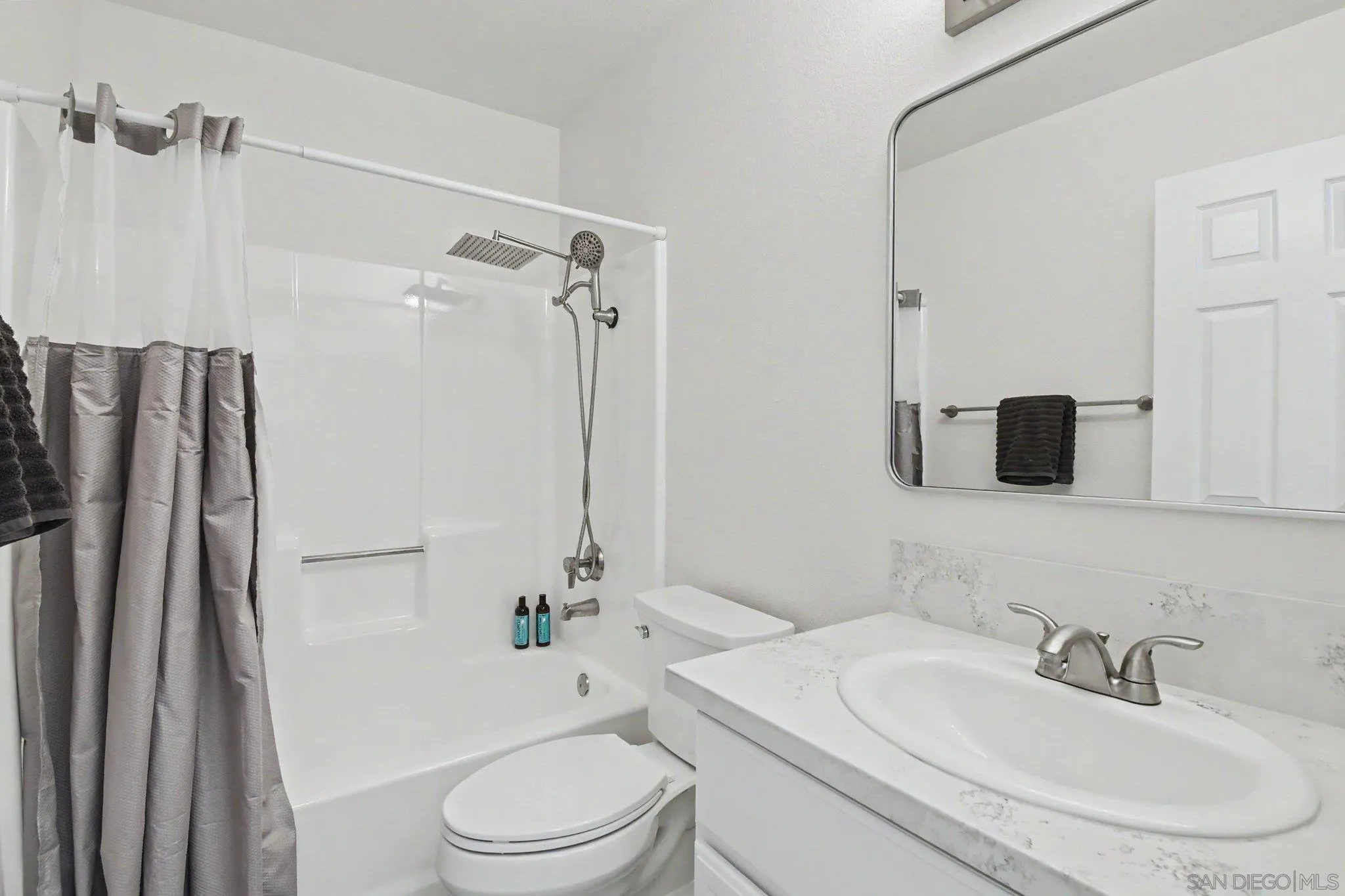 https://cdn.realtyfeed.com/cdn/127/260020887/7fca50aaedea6a195f032efff90412b8.webp