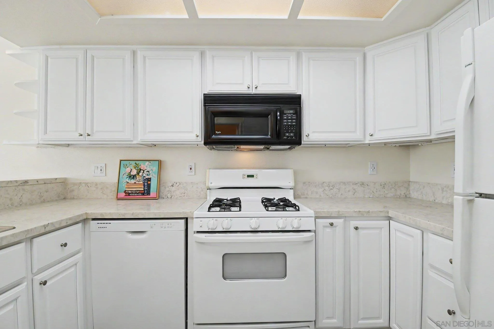 https://cdn.realtyfeed.com/cdn/127/260020887/e5eacd935497c531c26f45ba9e16b124.webp