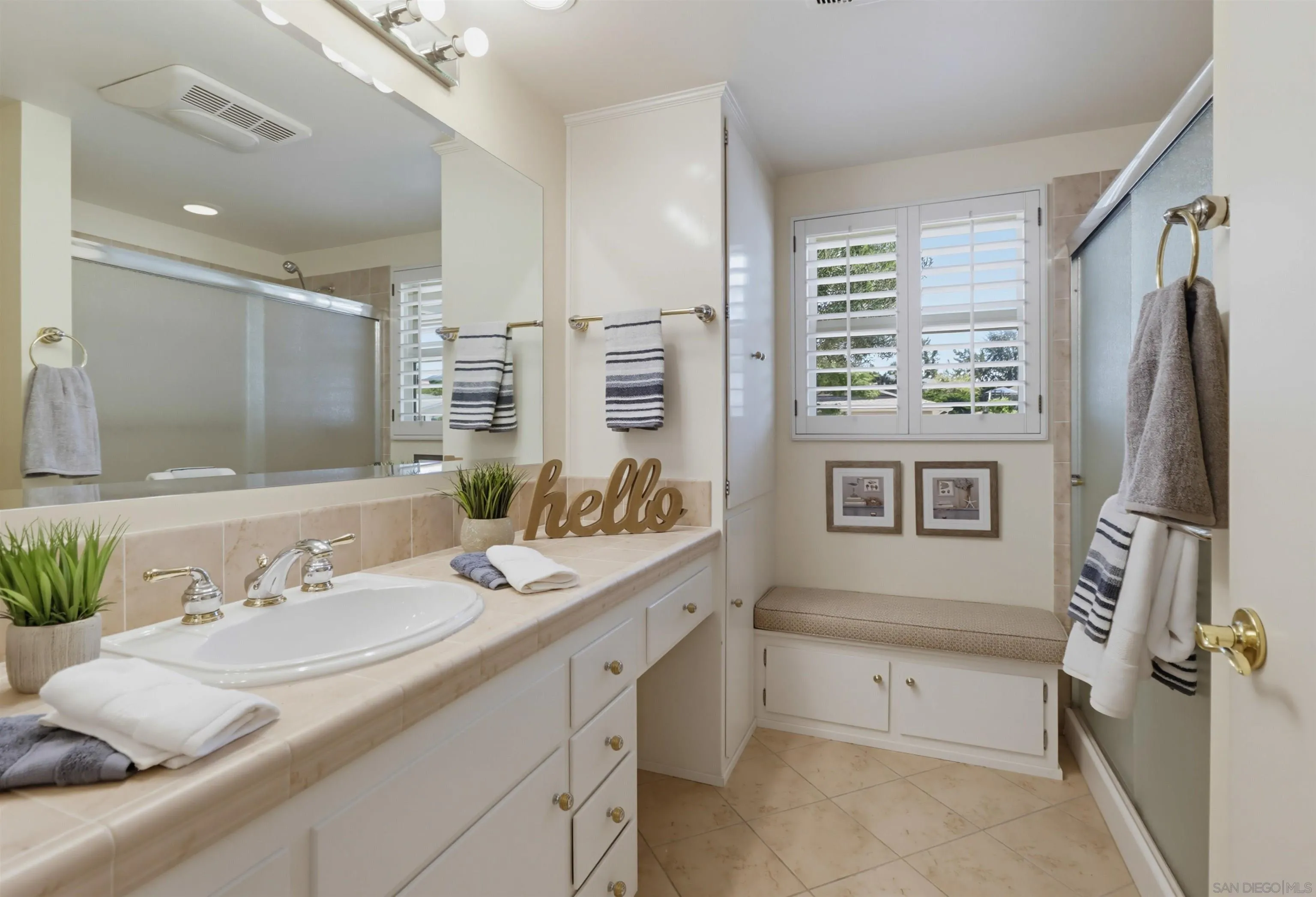 https://cdn.realtyfeed.com/cdn/127/260020888/934c433ea33e54cfc976e0276cc2b75c.webp