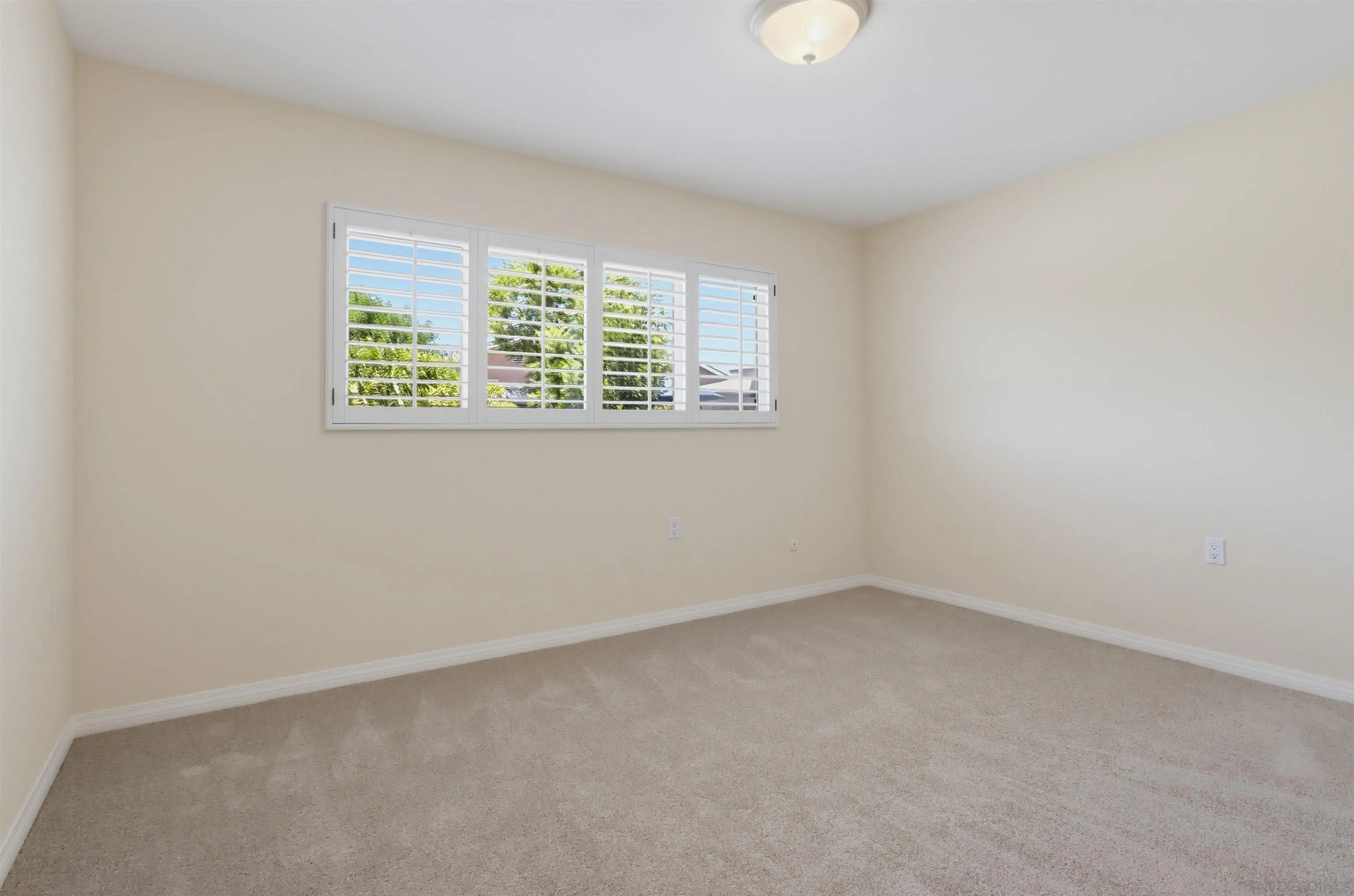 https://cdn.realtyfeed.com/cdn/127/260020888/b91d0e7b41152f2ae3cb2580f90368fc.webp