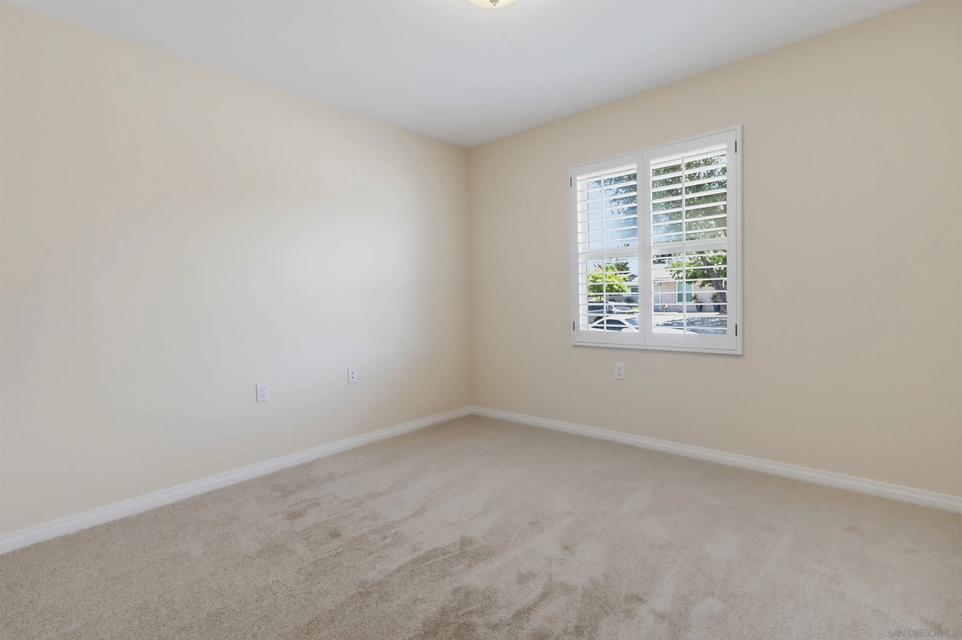 https://cdn.realtyfeed.com/cdn/127/260020888/d8939ae7f8a36da541cf2d6f9a9300e4.webp