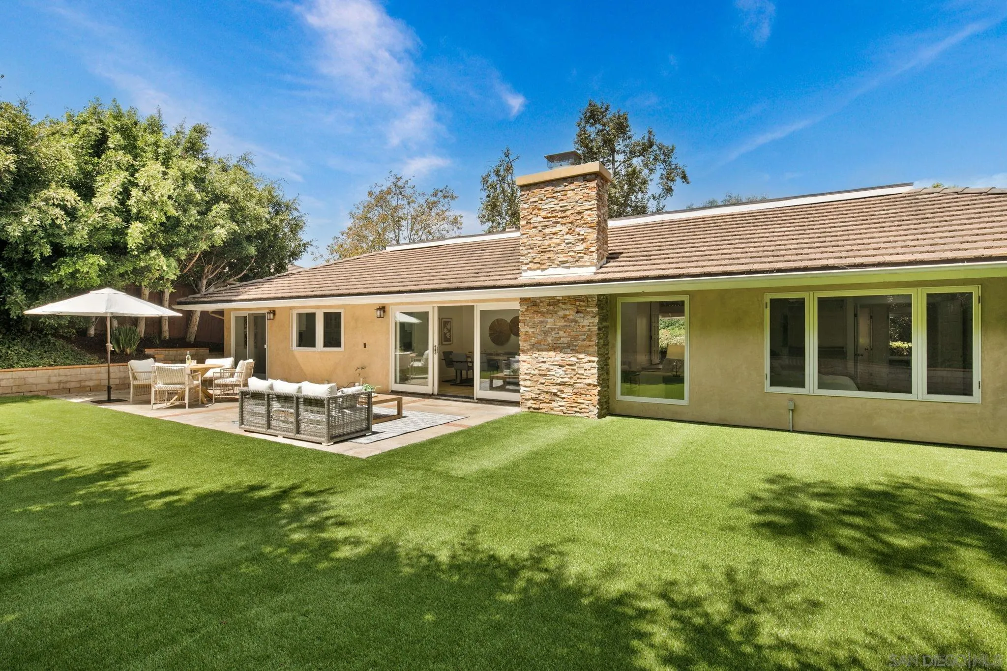2560 Caminito La Paz, La Jolla, CA 92037 - Photo 4 of 25, La Jolla, CA