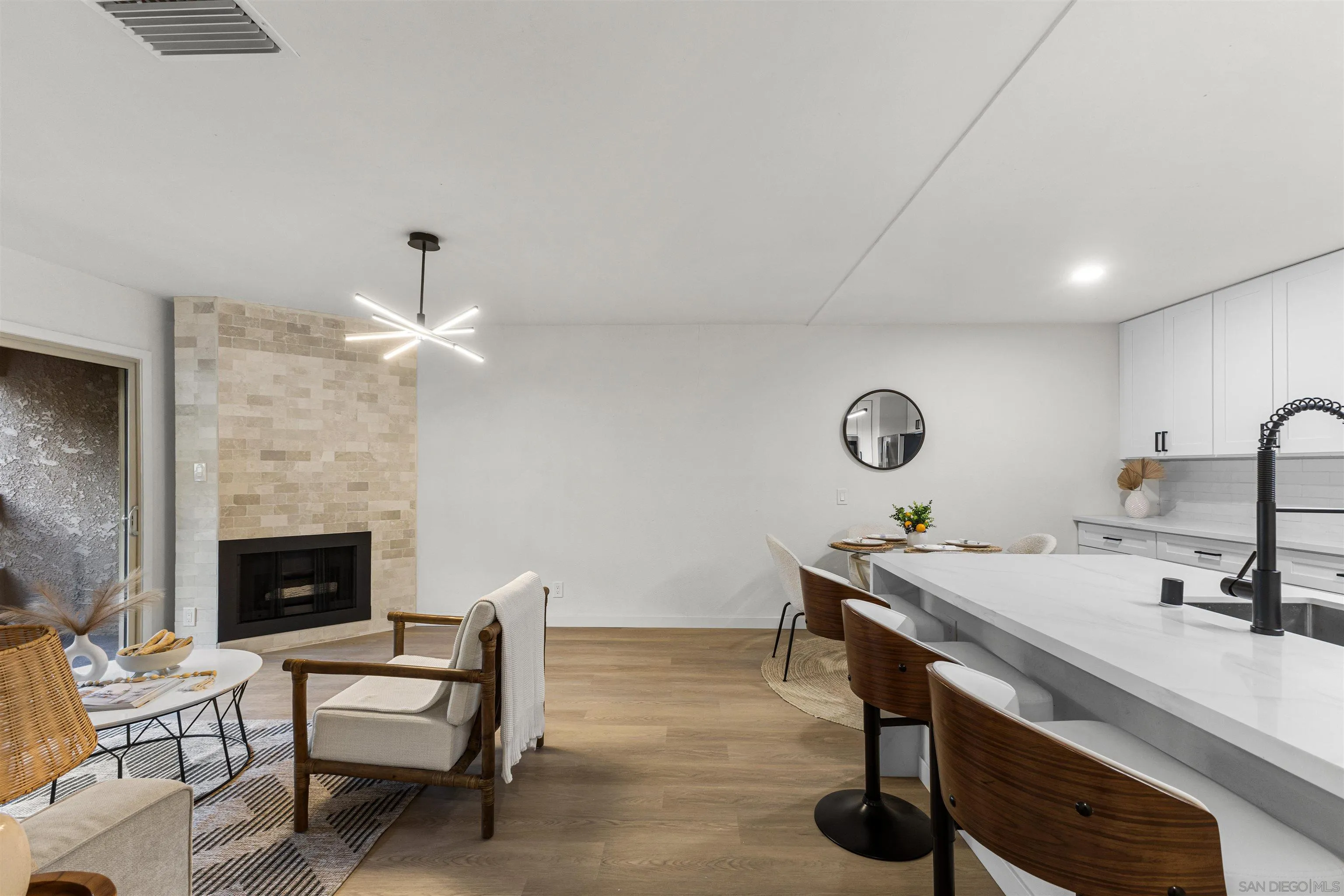 https://cdn.realtyfeed.com/cdn/127/260020891/15c41858fb0d60feb9c517fc460e0dc7.webp