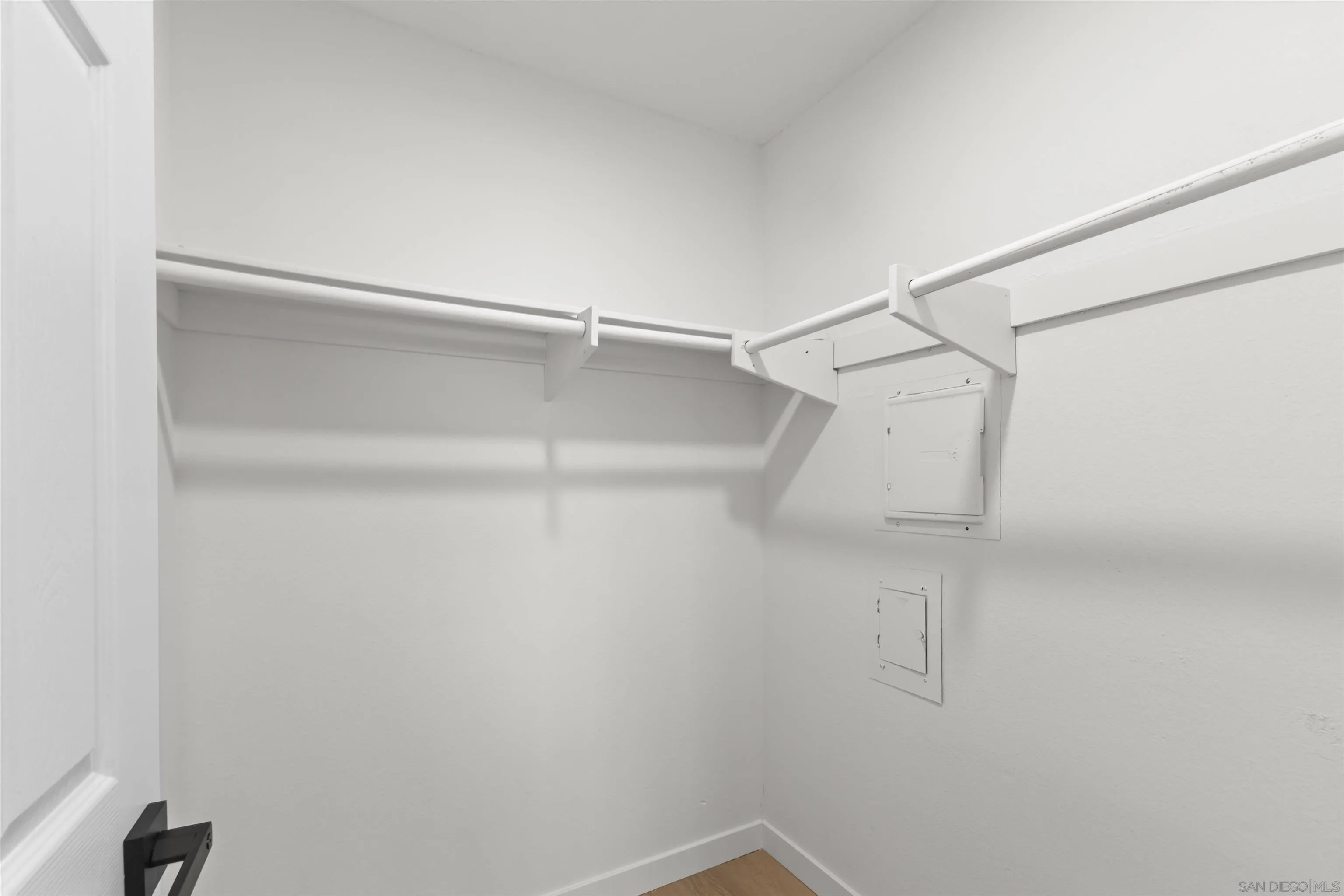 https://cdn.realtyfeed.com/cdn/127/260020891/883889eaa7cce18cb9ff99664d880825.webp