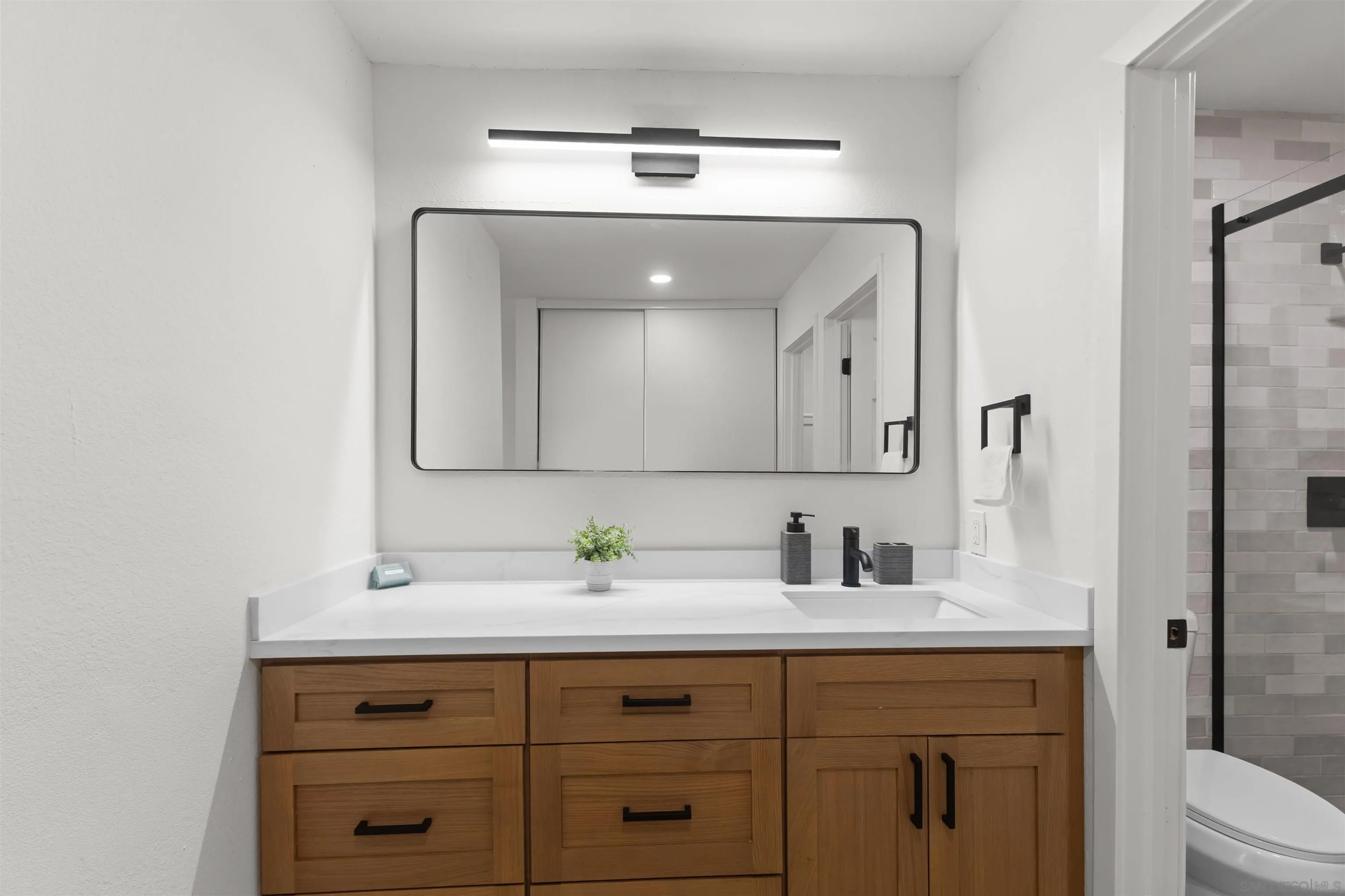 https://cdn.realtyfeed.com/cdn/127/260020891/d2a180e884d1fe172c24bc653c9f12b9.webp