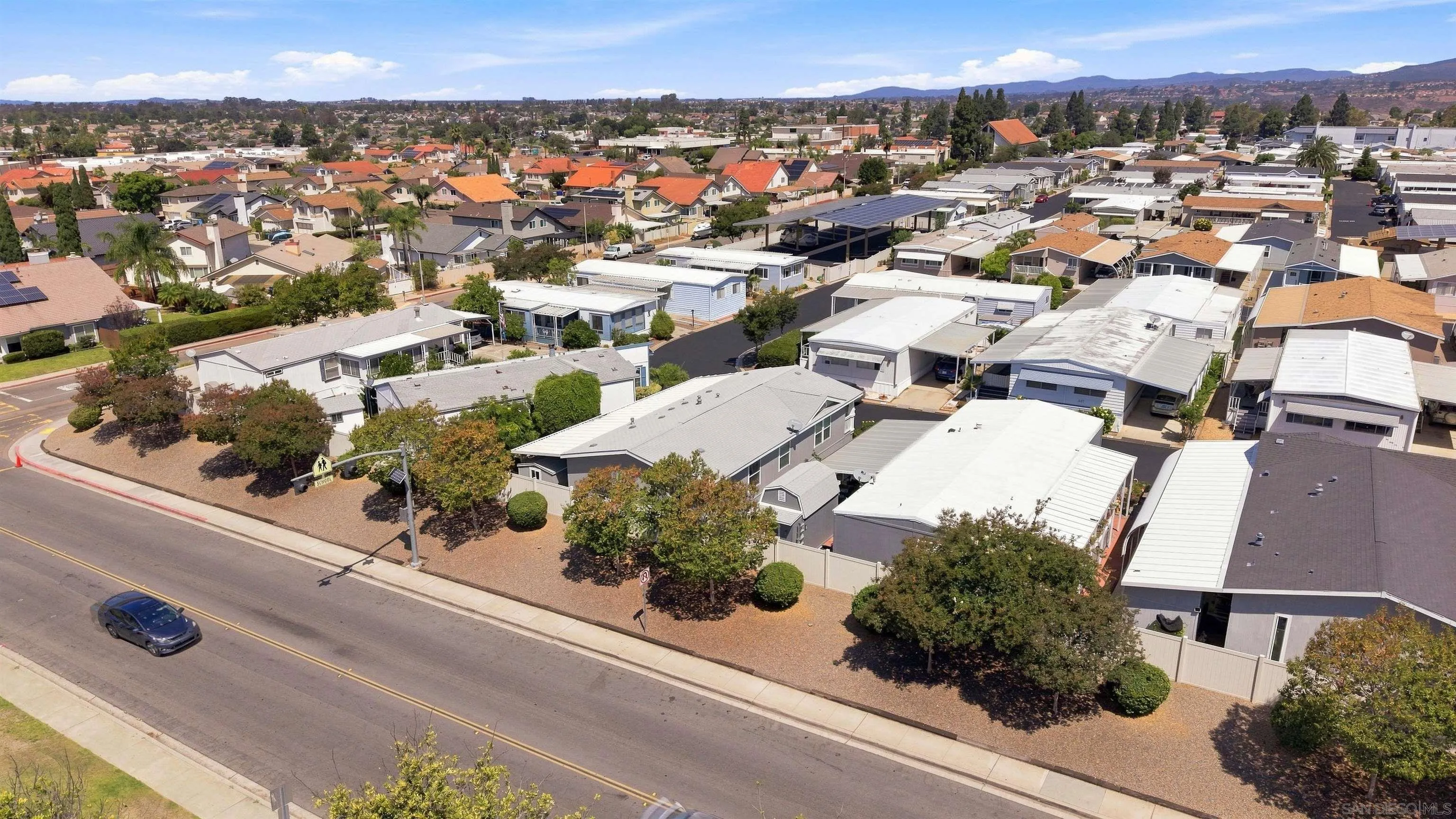 https://cdn.realtyfeed.com/cdn/127/260020892/24d41477d36b58fdf5719b1d04c027e4.webp