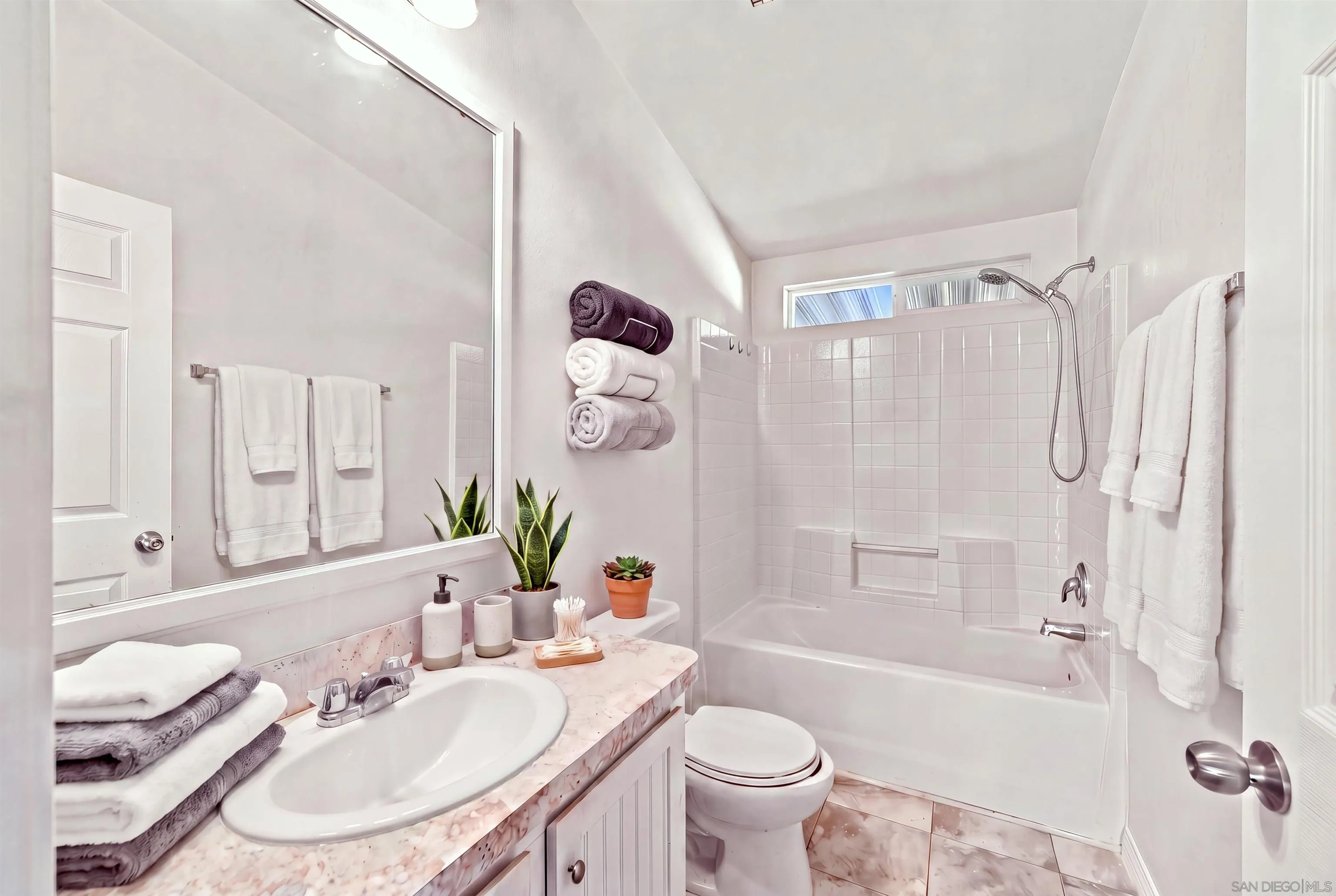https://cdn.realtyfeed.com/cdn/127/260020892/3e697688b3e0a3dfbefcc6b68d55428b.webp