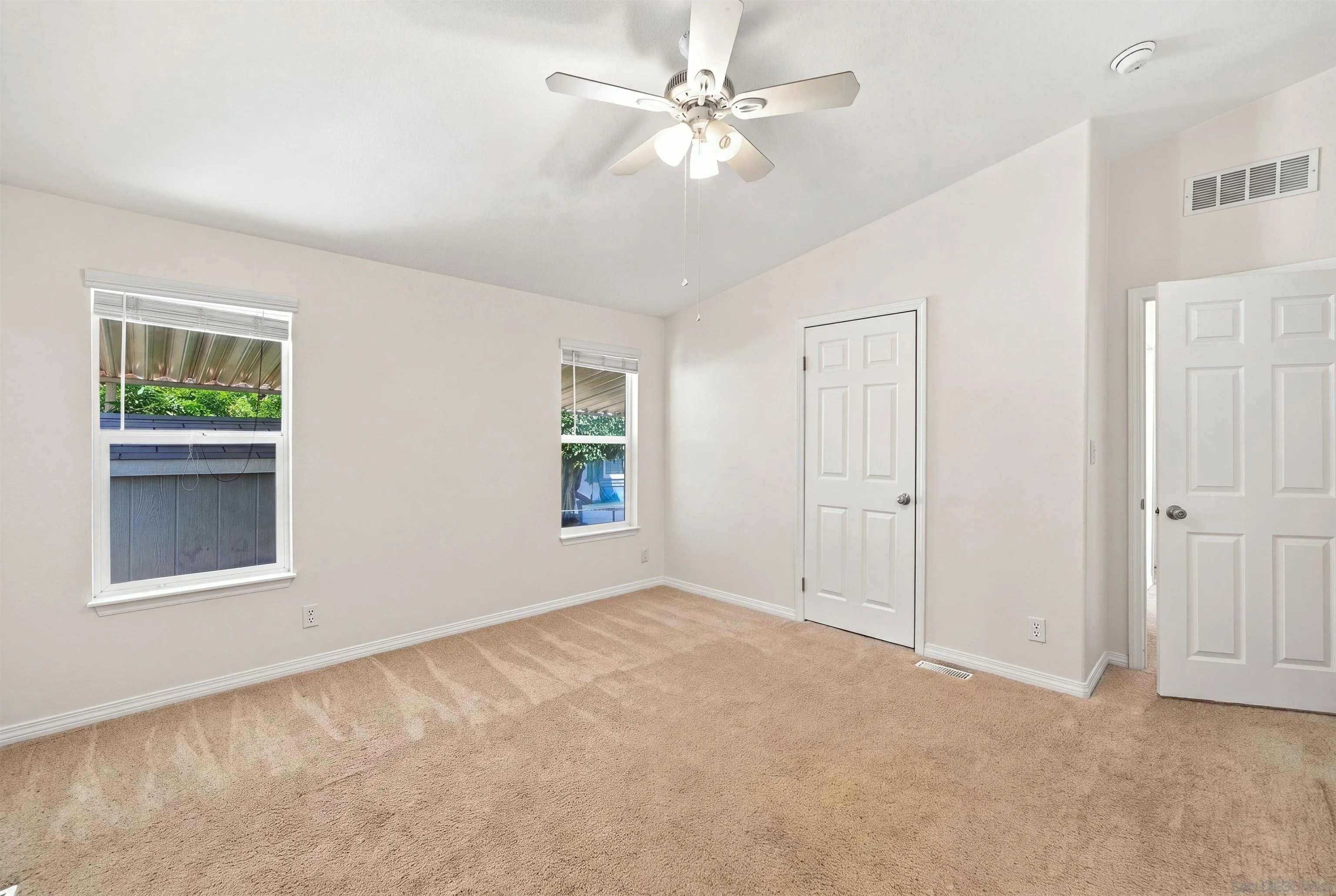 https://cdn.realtyfeed.com/cdn/127/260020892/be98577d54fc78259954396429abdc37.webp