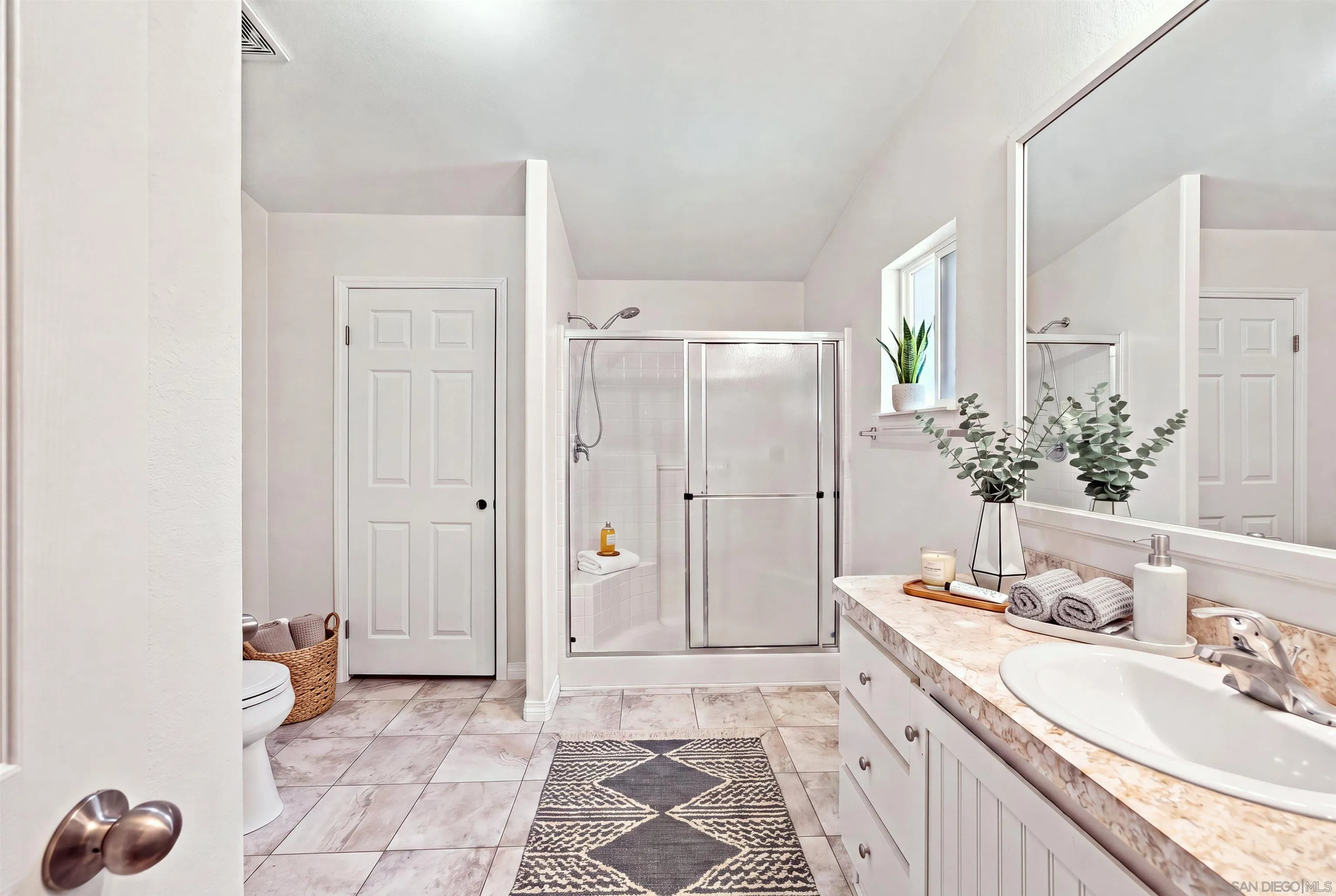 https://cdn.realtyfeed.com/cdn/127/260020892/d7bf785c404f0e8dab699211582bee84.webp