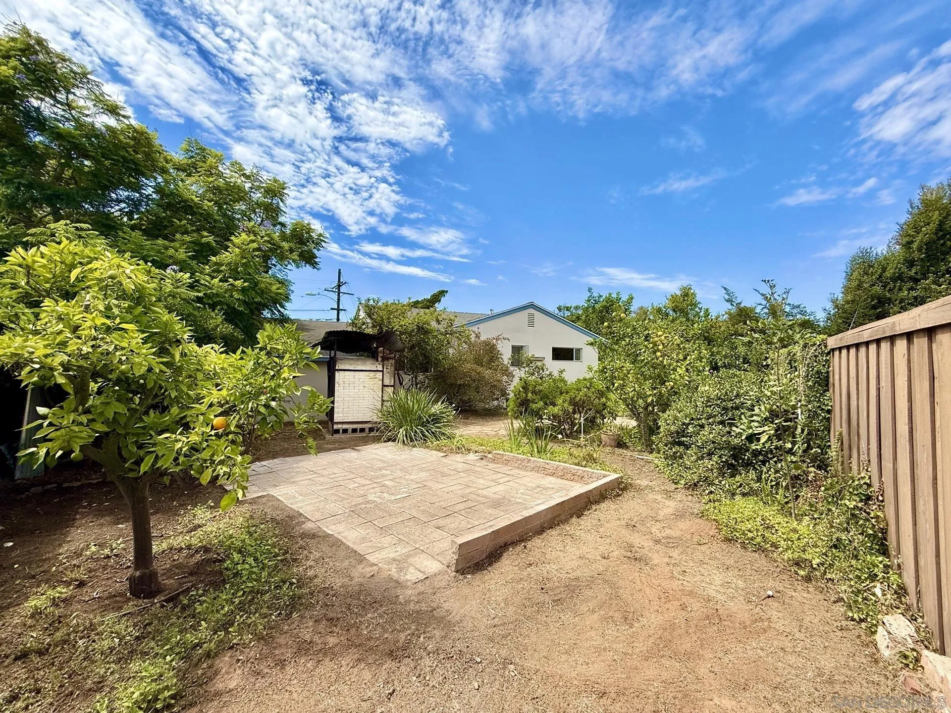 https://cdn.realtyfeed.com/cdn/127/260020895/14f38d3b0bad1a1d10ecacd032f99c55.webp
