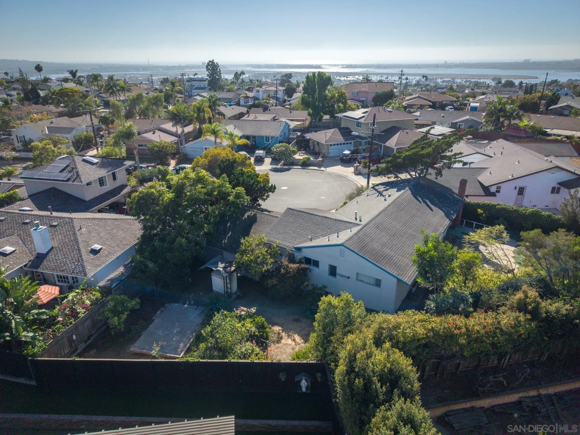 https://cdn.realtyfeed.com/cdn/127/260020895/2881e37ec380035bdf5d6bf1e615c7b2.webp