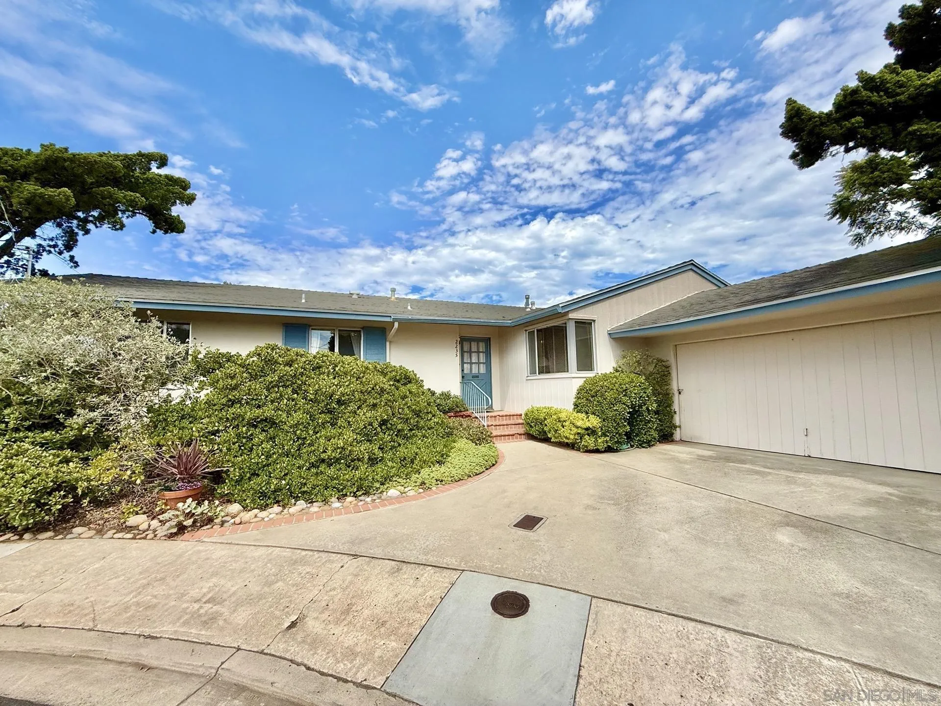 https://cdn.realtyfeed.com/cdn/127/260020895/2b4cb33d4d011b2434963128ae889682.webp