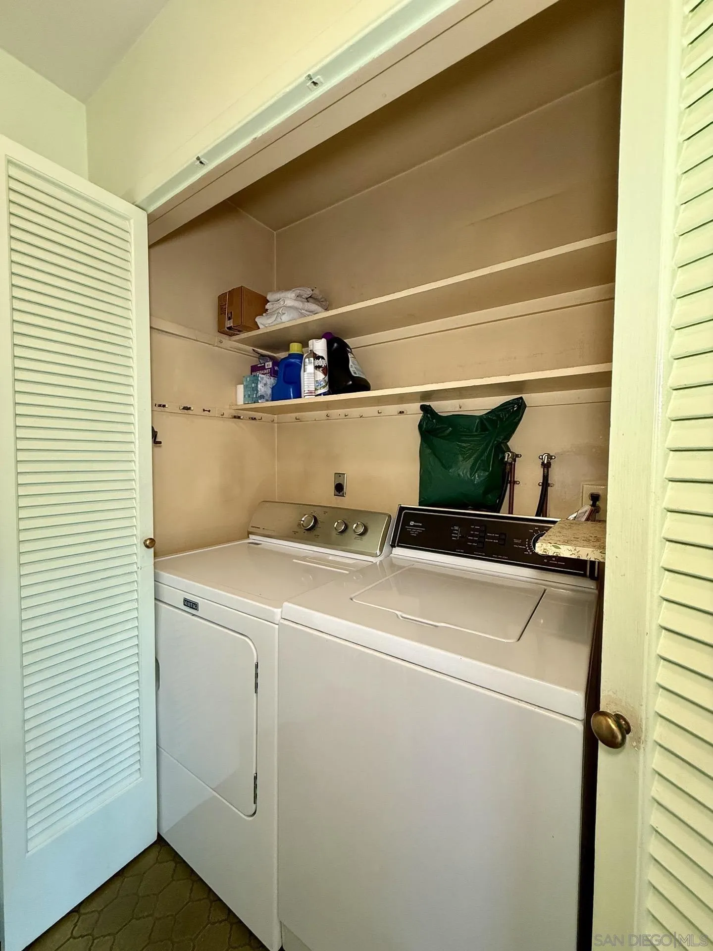 https://cdn.realtyfeed.com/cdn/127/260020895/72df9be6e93628eab2298a77b552904b.webp