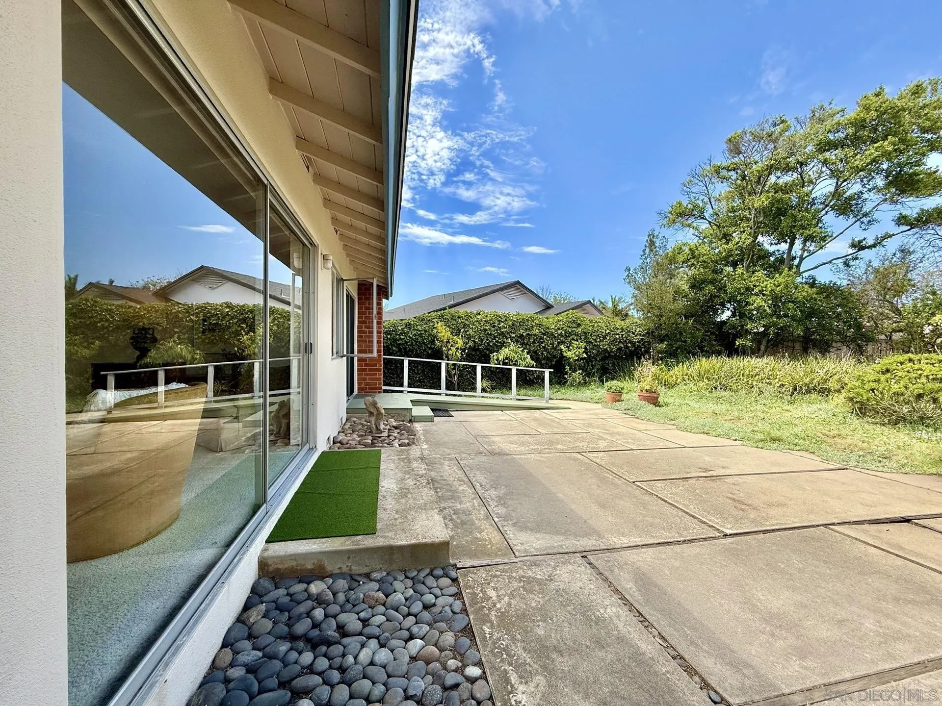 https://cdn.realtyfeed.com/cdn/127/260020895/fd2cdf1c149fcef3259dd921f088b925.webp