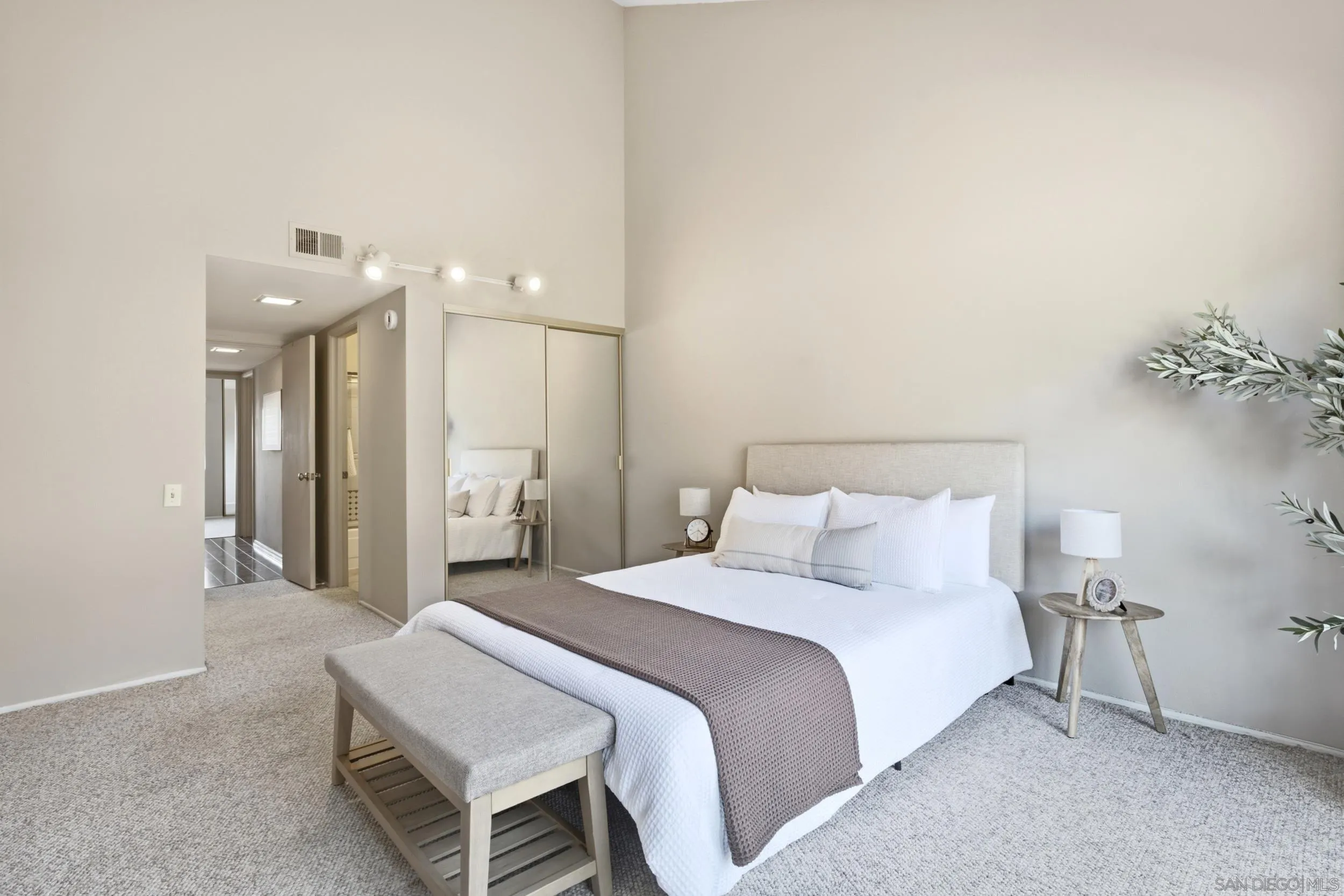 https://cdn.realtyfeed.com/cdn/127/260020897/05e31d991e68a5a69570ed95acdf664b.webp