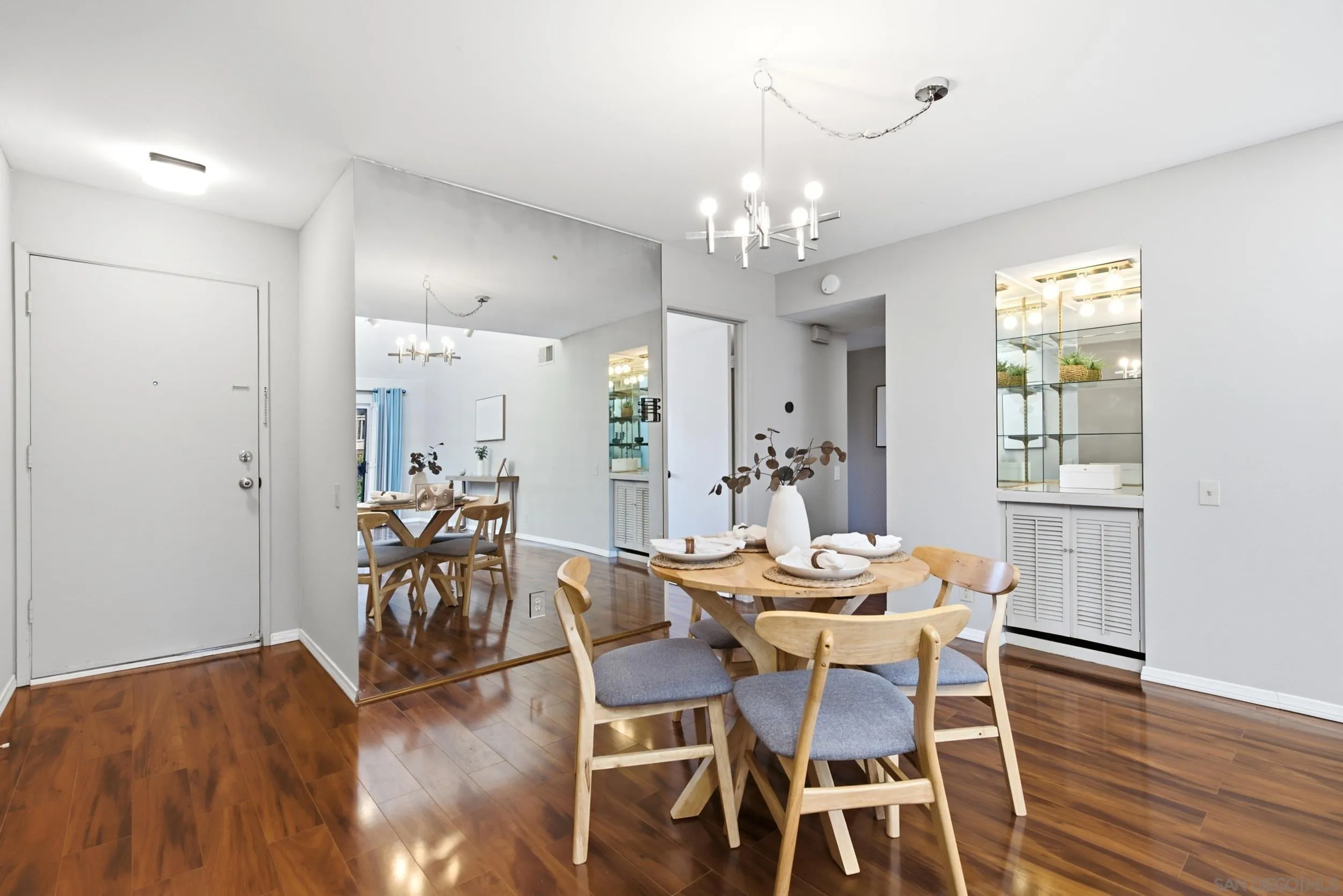https://cdn.realtyfeed.com/cdn/127/260020897/d907d3df2c760f8aff1a22eb29473bc8.webp
