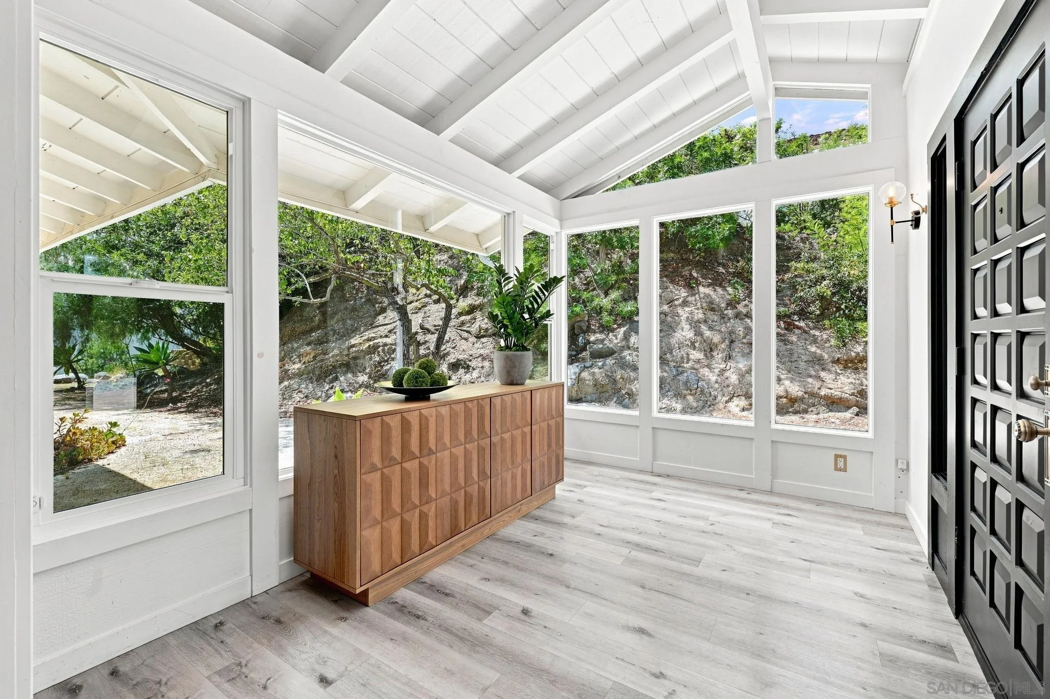 https://cdn.realtyfeed.com/cdn/127/260020898/0e26aa507da1229df2a997a1def1a335.webp