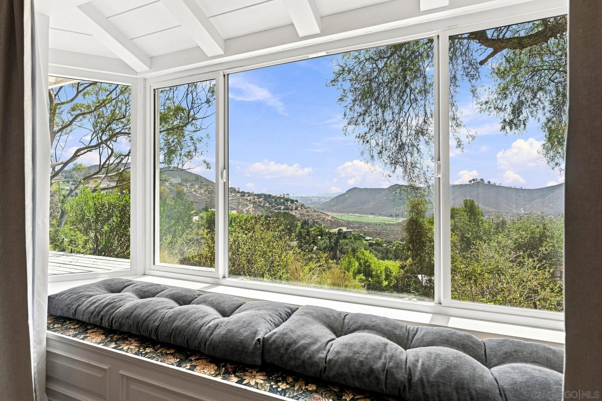 https://cdn.realtyfeed.com/cdn/127/260020898/0f088c4e82d854d6464a3a88f32932dd.webp