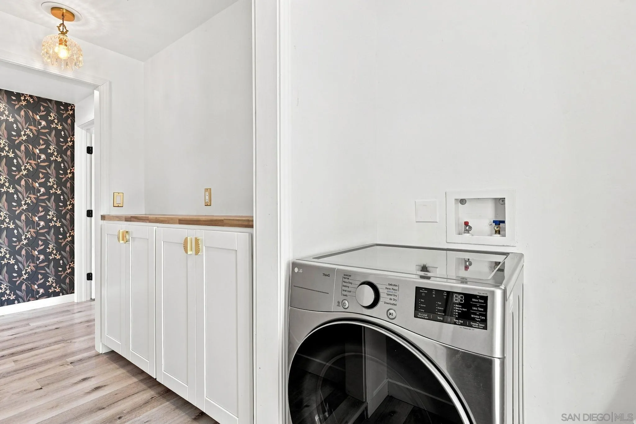https://cdn.realtyfeed.com/cdn/127/260020898/52042a09c80a472c04462a5f8f2111ab.webp