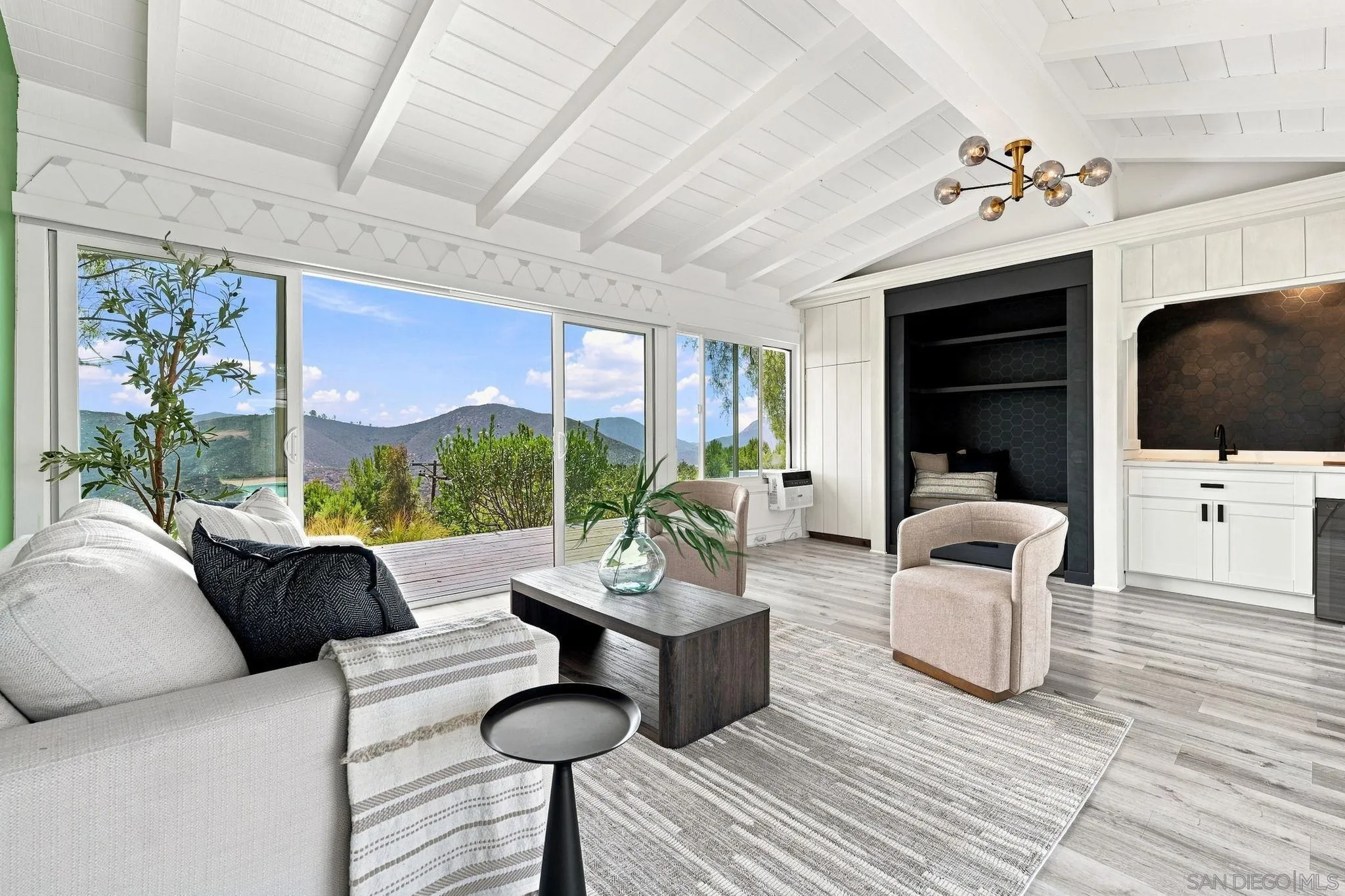 https://cdn.realtyfeed.com/cdn/127/260020898/75d20370df54501e29c2d73833d3219a.webp