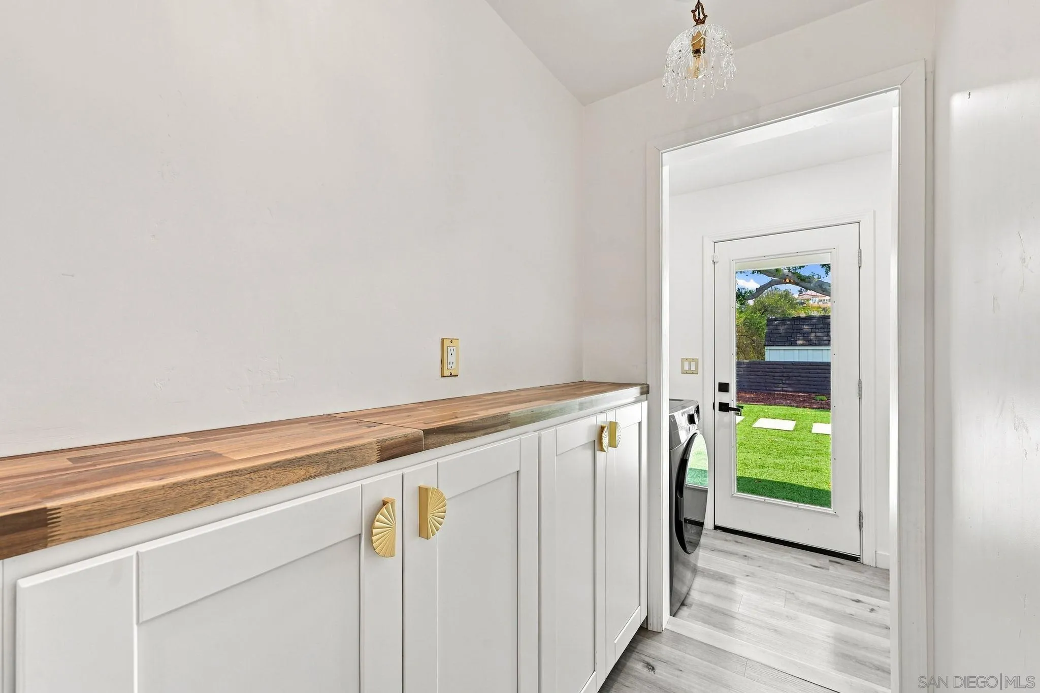 https://cdn.realtyfeed.com/cdn/127/260020898/95d2b137c78b492289190f2f3df9f1e1.webp