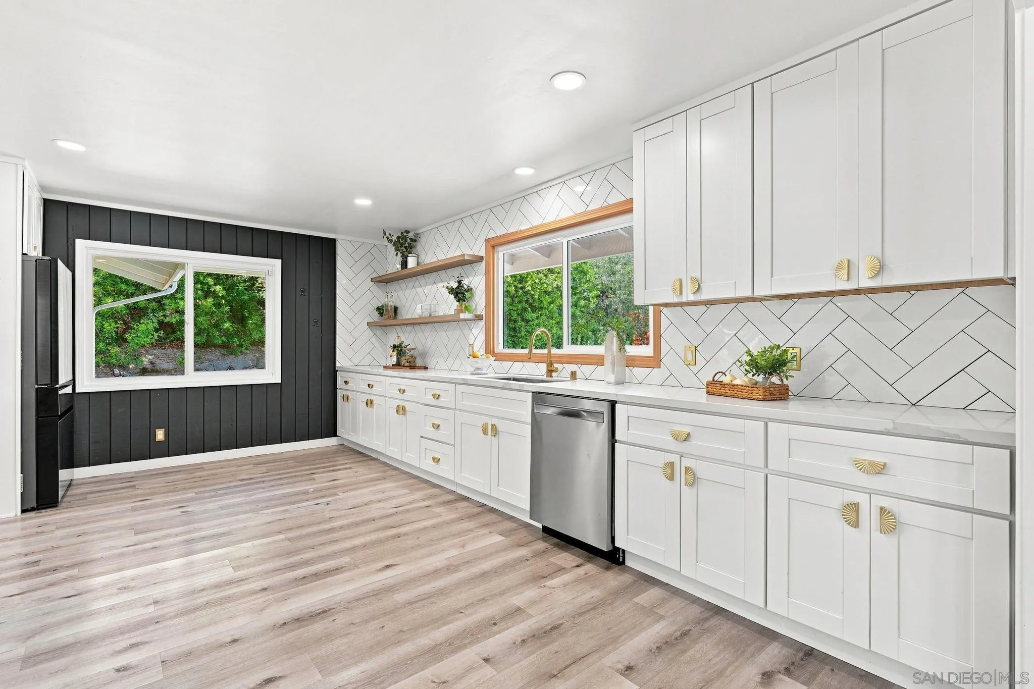 https://cdn.realtyfeed.com/cdn/127/260020898/9b02593866e84c87658abf6056a2aaa5.webp