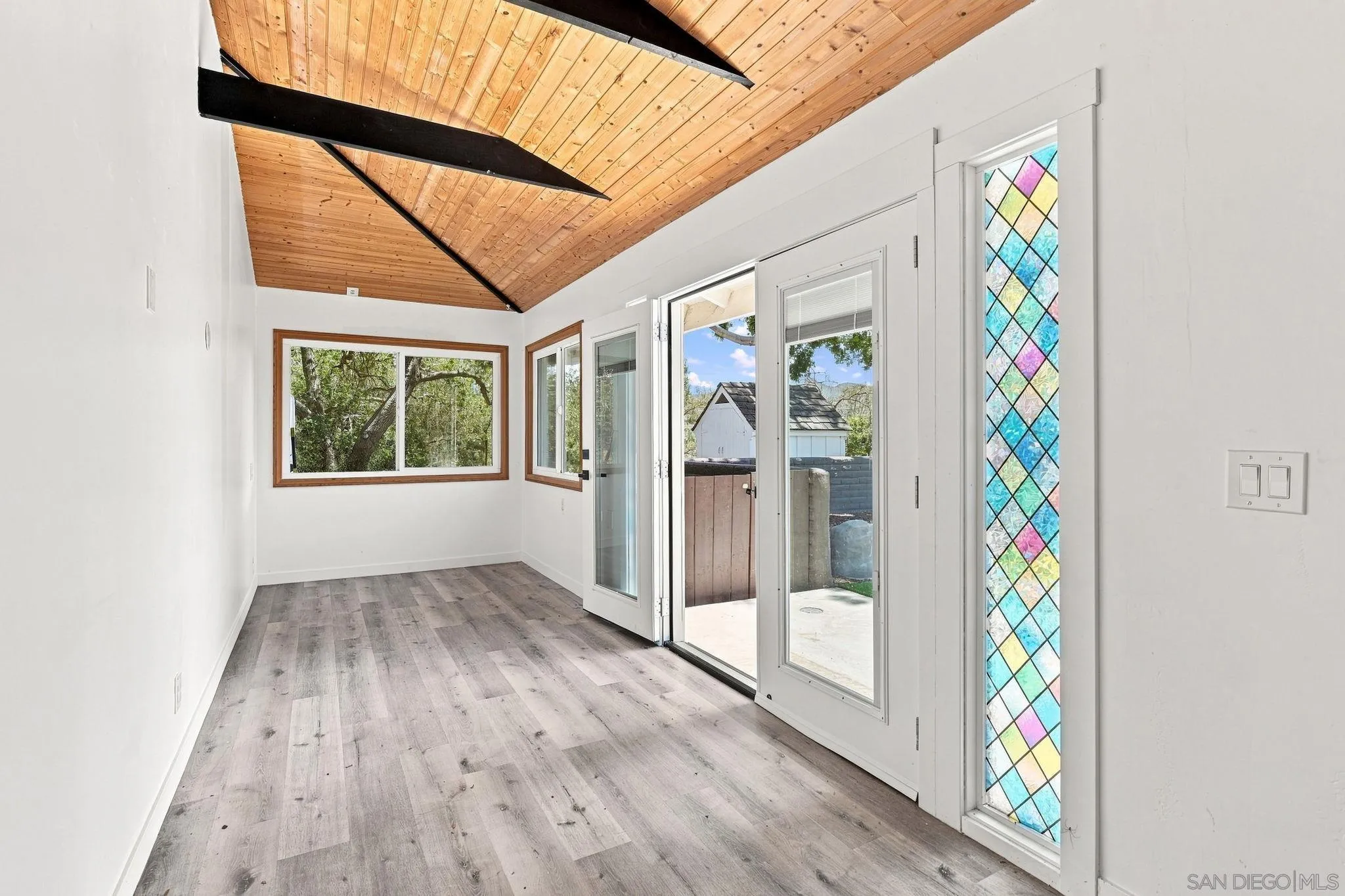 https://cdn.realtyfeed.com/cdn/127/260020898/beca9dc1f52576709aafdfb4ad144d61.webp