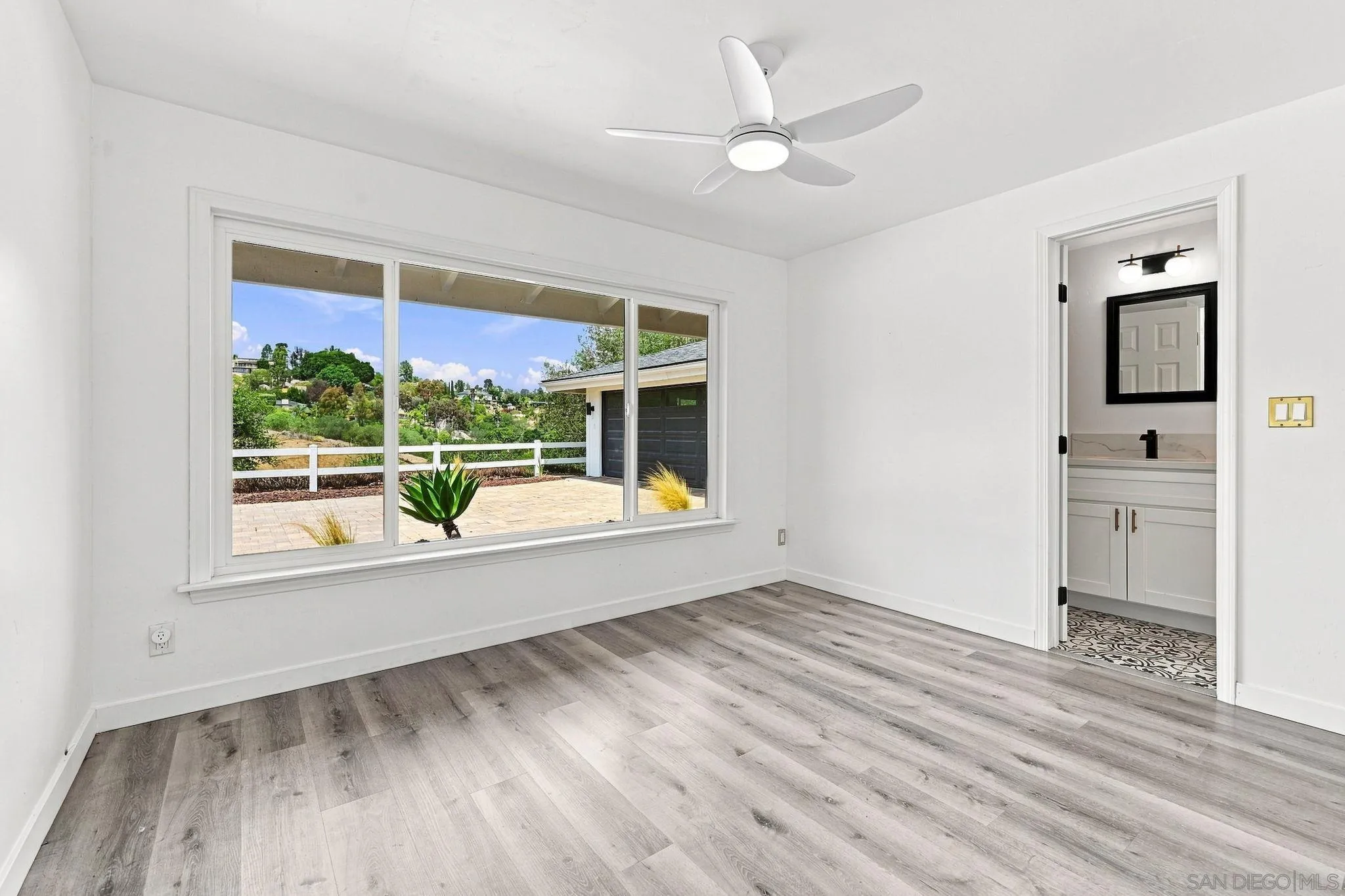 https://cdn.realtyfeed.com/cdn/127/260020898/c0dfe150402f8a317a8379b7c2b8945a.webp