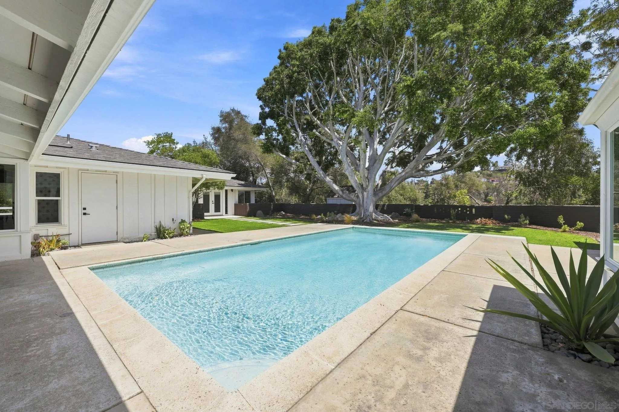 https://cdn.realtyfeed.com/cdn/127/260020898/ce92d8d2fd20f08d7290331f95a68390.webp