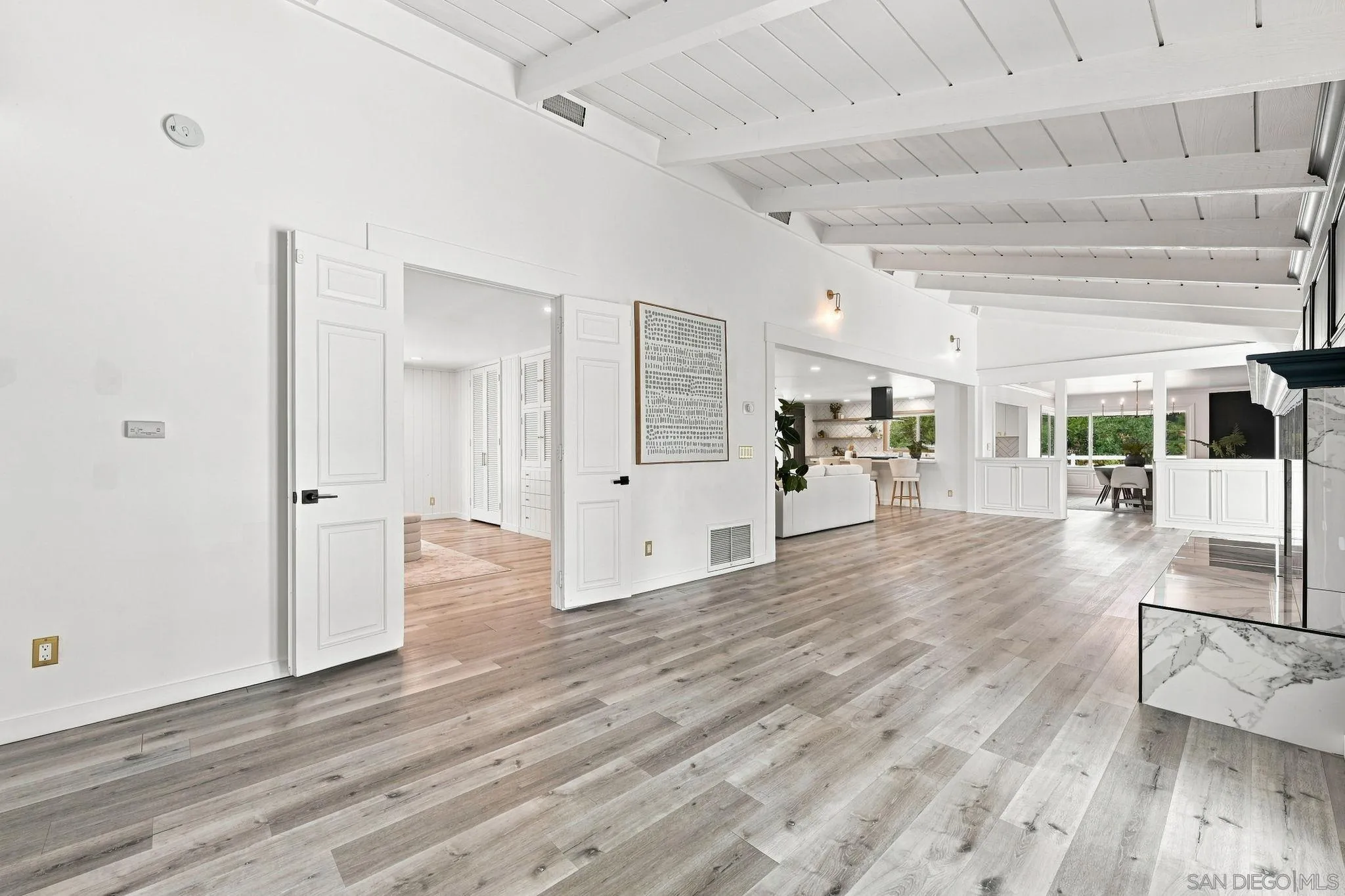 https://cdn.realtyfeed.com/cdn/127/260020898/d383ee0dbac84553fbd1e783cfd4f36e.webp