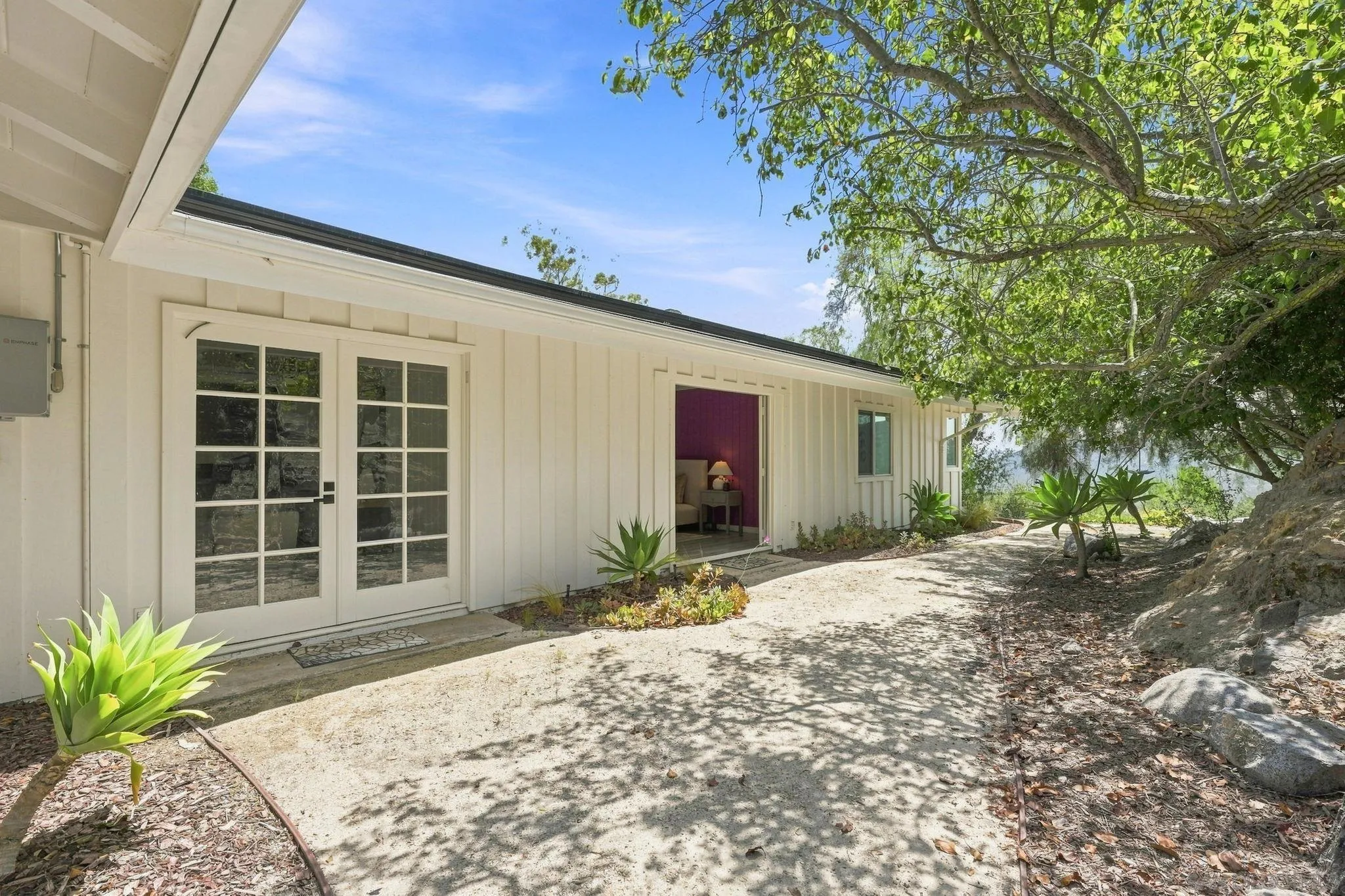 https://cdn.realtyfeed.com/cdn/127/260020898/da0623722039feaa91c08ac9bcacbbc6.webp
