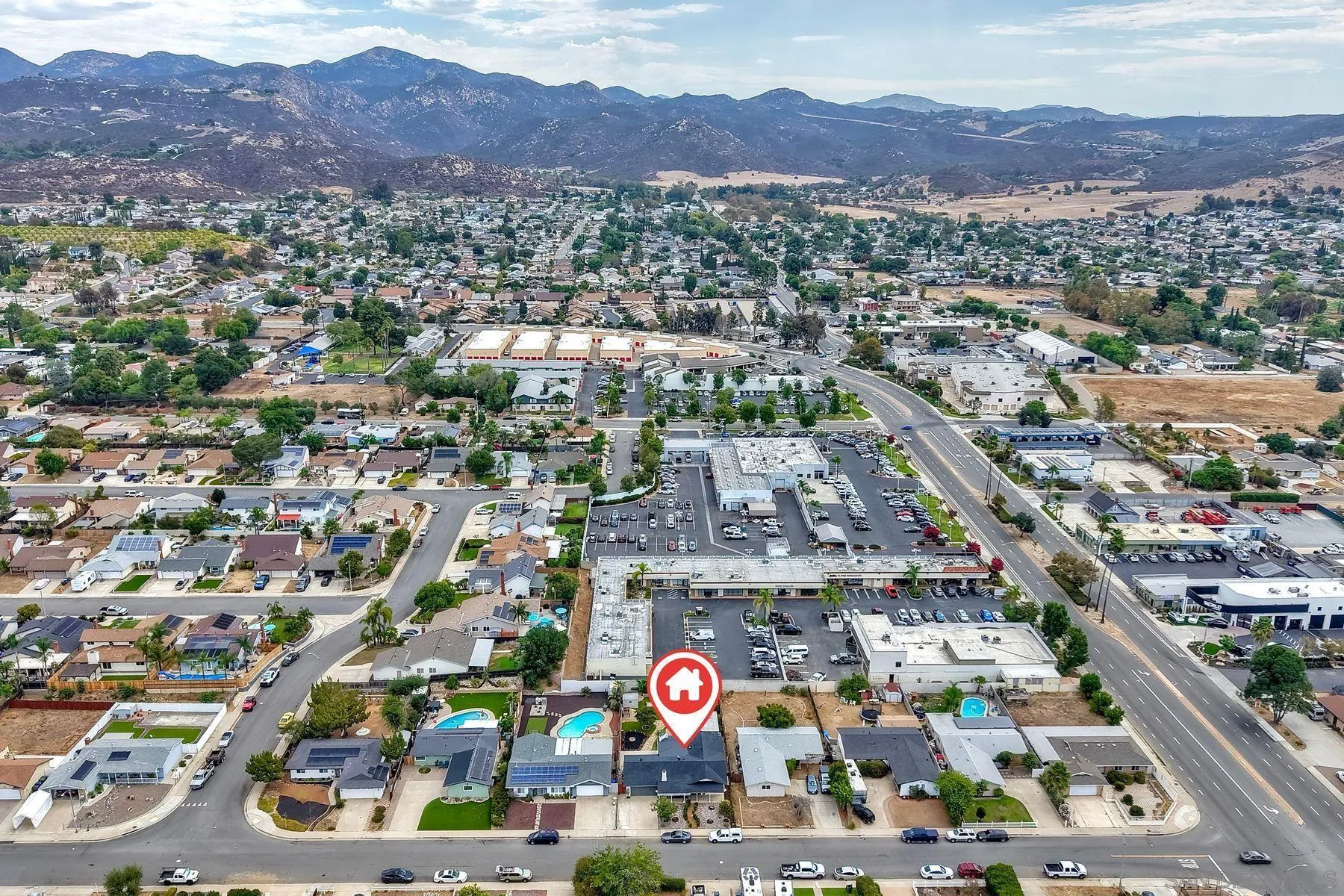 https://cdn.realtyfeed.com/cdn/127/260020900/16bb8b3659b791c311dd9bbf9ad31800.webp