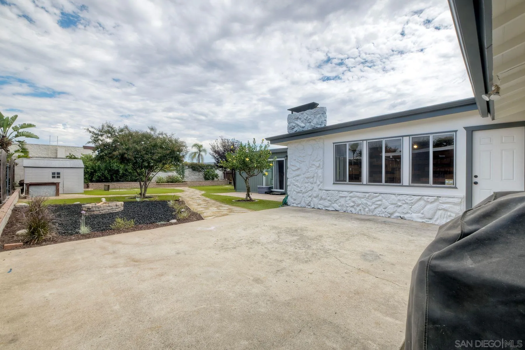 https://cdn.realtyfeed.com/cdn/127/260020900/29f4aff995b7cfa8afbe23271f32b2f7.webp