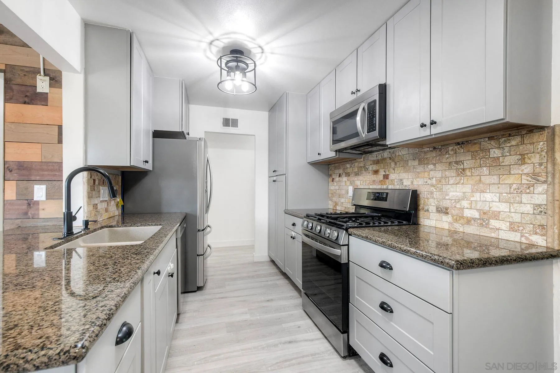 https://cdn.realtyfeed.com/cdn/127/260020900/326df83546c4c8896c5c6dae89c82525.webp