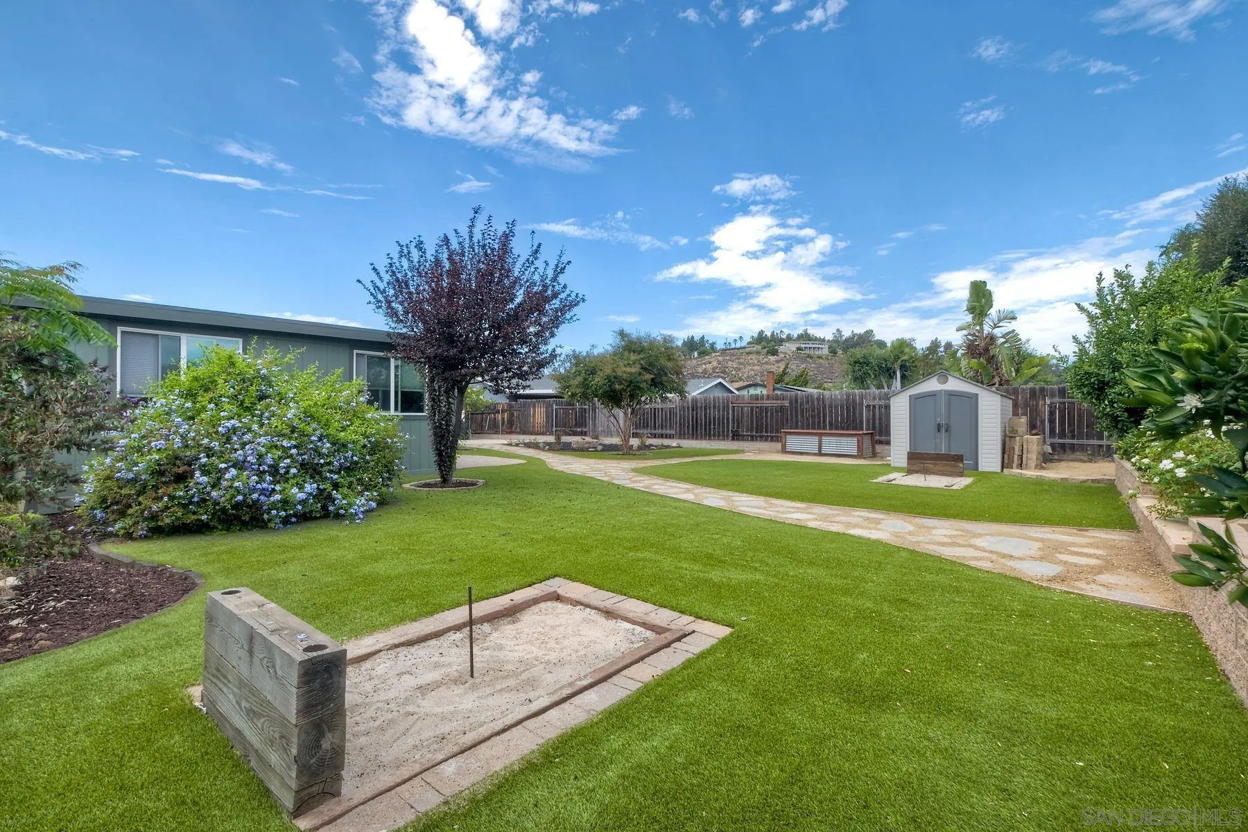 https://cdn.realtyfeed.com/cdn/127/260020900/5eb679f1cbf1961a982539a0103c1947.webp