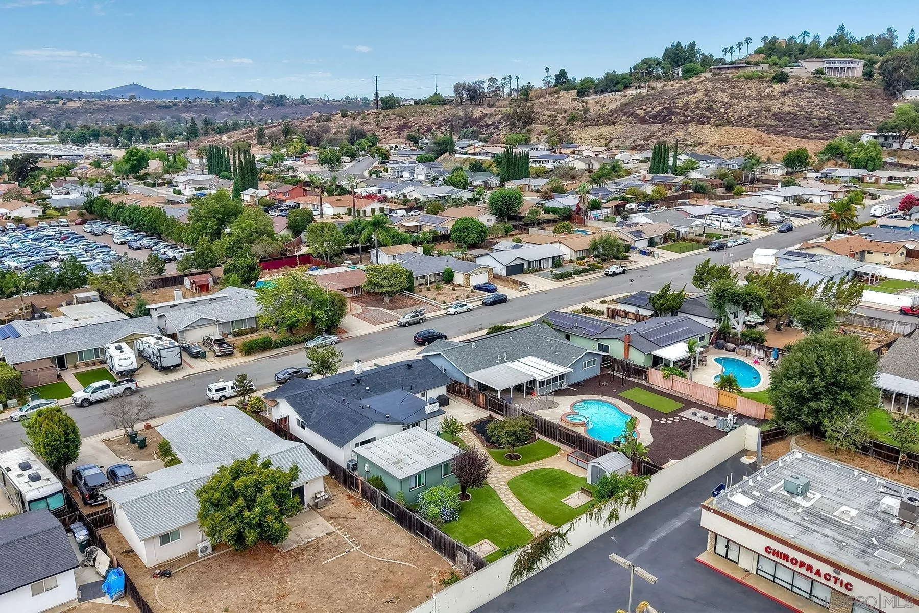 https://cdn.realtyfeed.com/cdn/127/260020900/736cbbac22899f31980337f9692ee911.webp