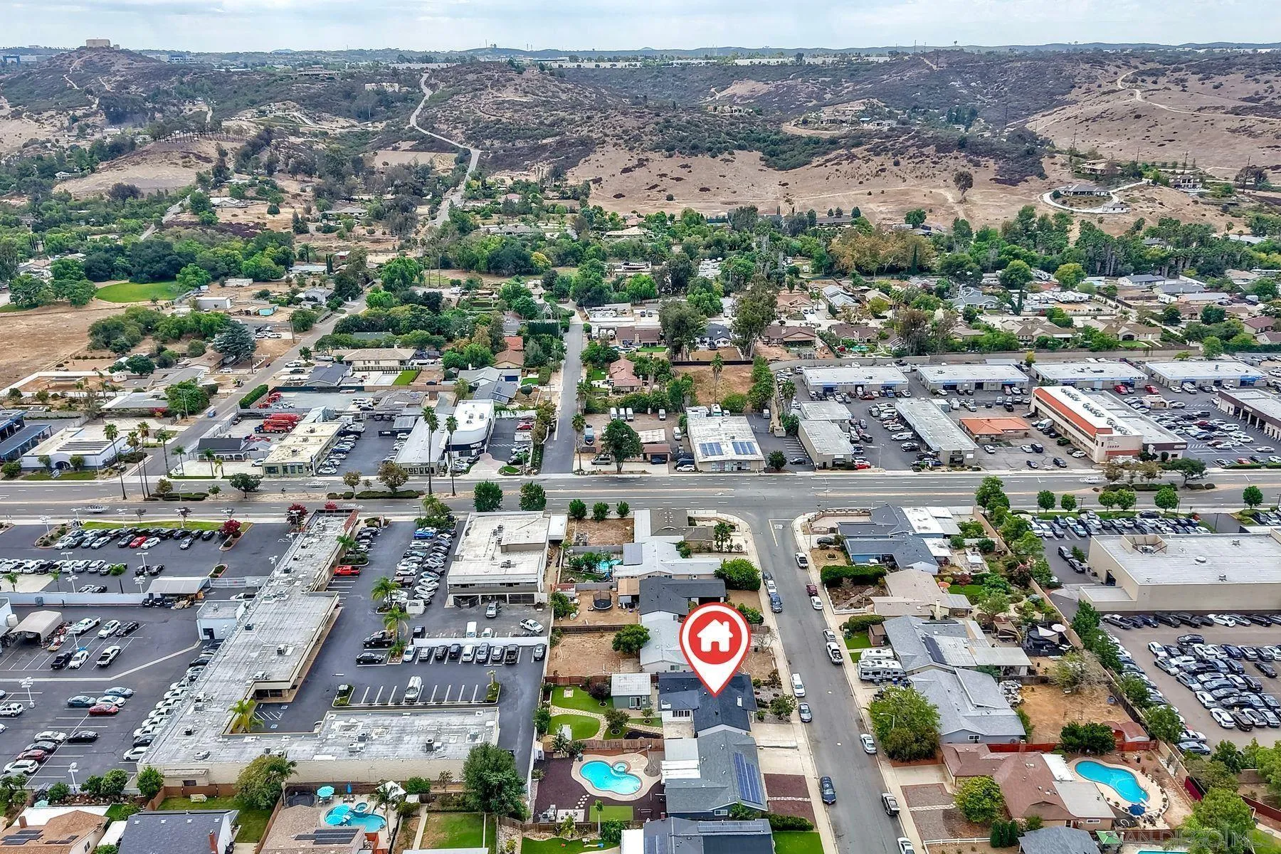 https://cdn.realtyfeed.com/cdn/127/260020900/93521eba635ad54a529f7d27d4ee129b.webp