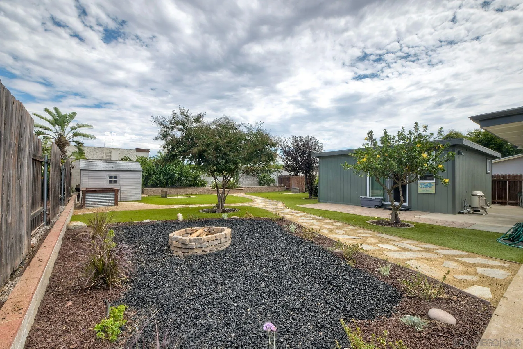 https://cdn.realtyfeed.com/cdn/127/260020900/99d4968d134fa9c68843fef94ce1561b.webp