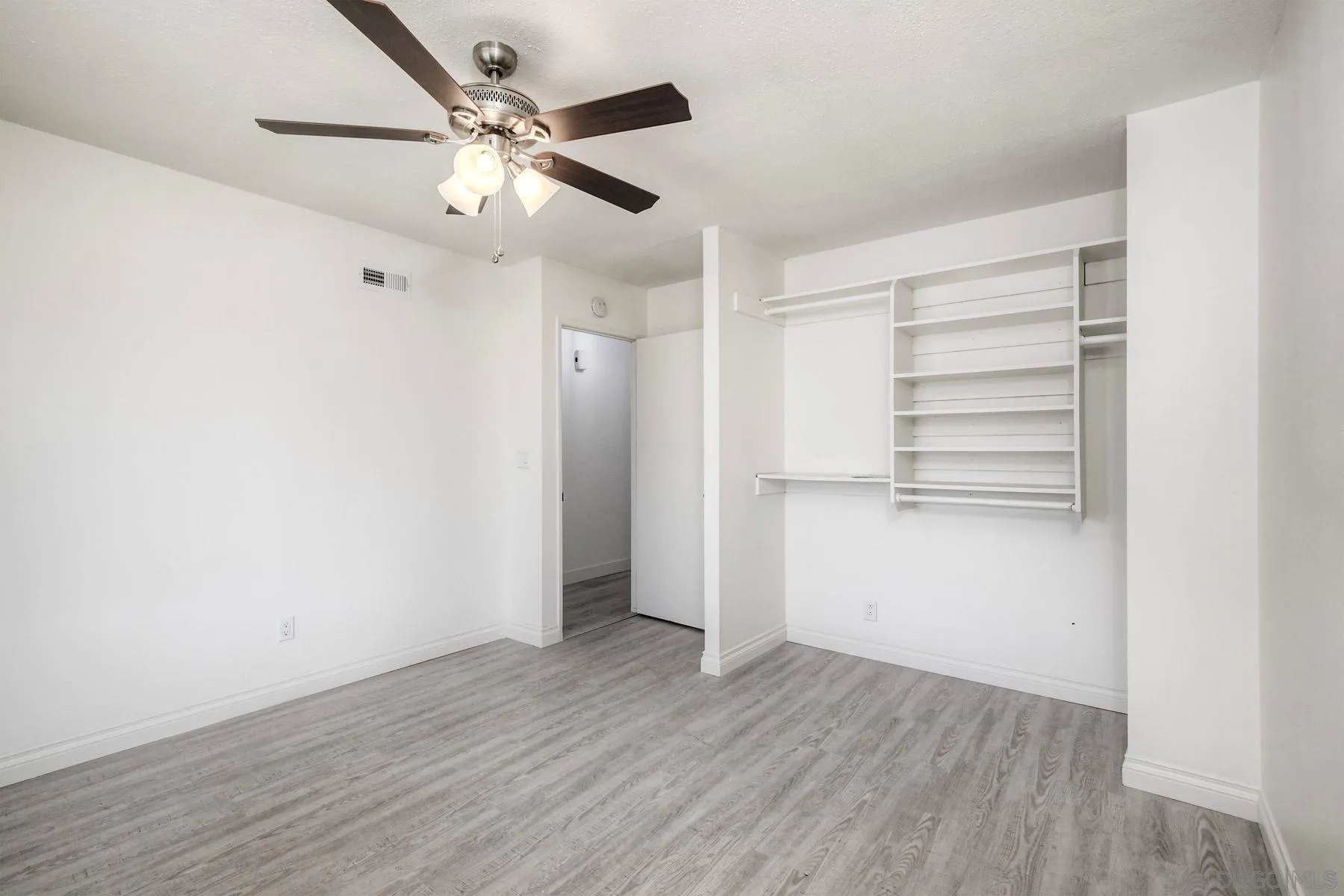 https://cdn.realtyfeed.com/cdn/127/260020900/a8af0d95de9fb10d8c6fd81688762268.webp