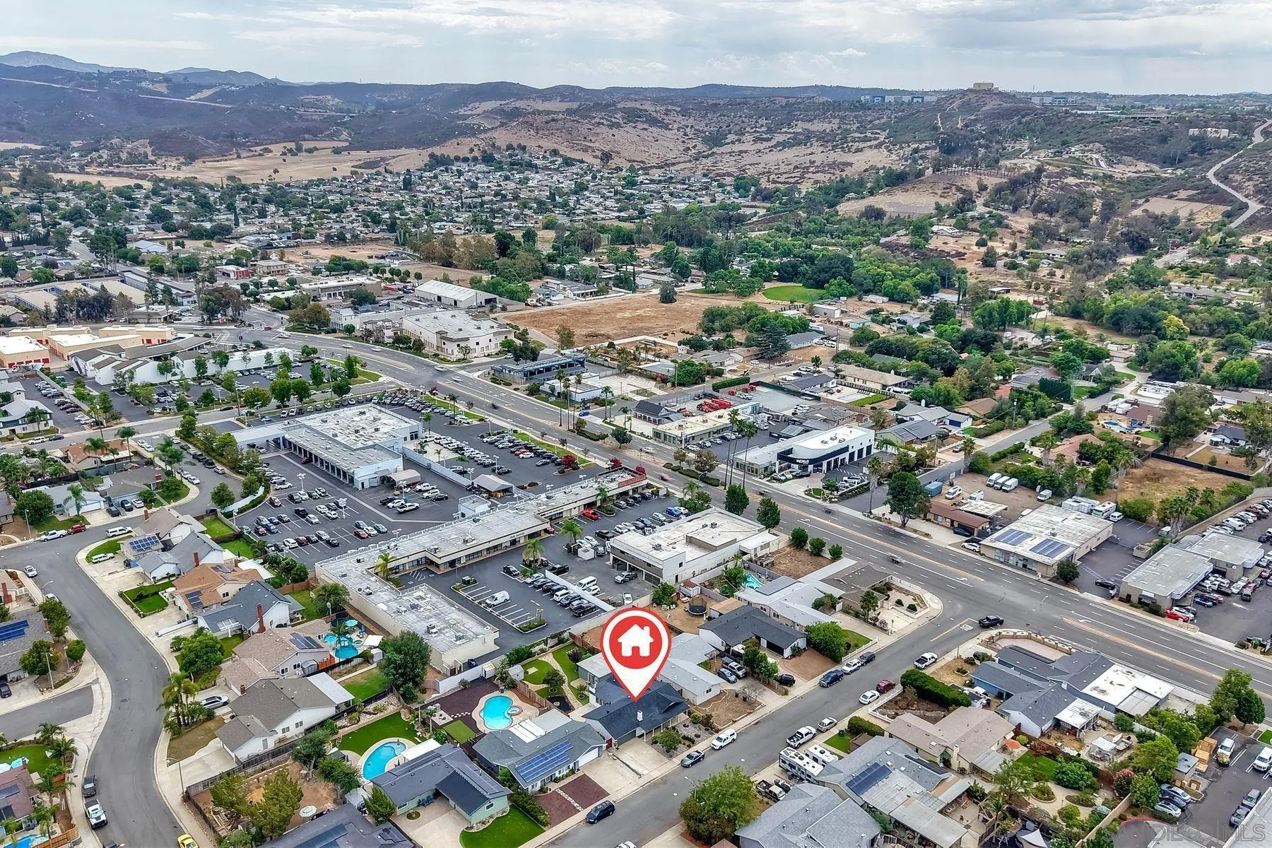 https://cdn.realtyfeed.com/cdn/127/260020900/cfeabb44ec37398a2aa5f57ed9bf1092.webp