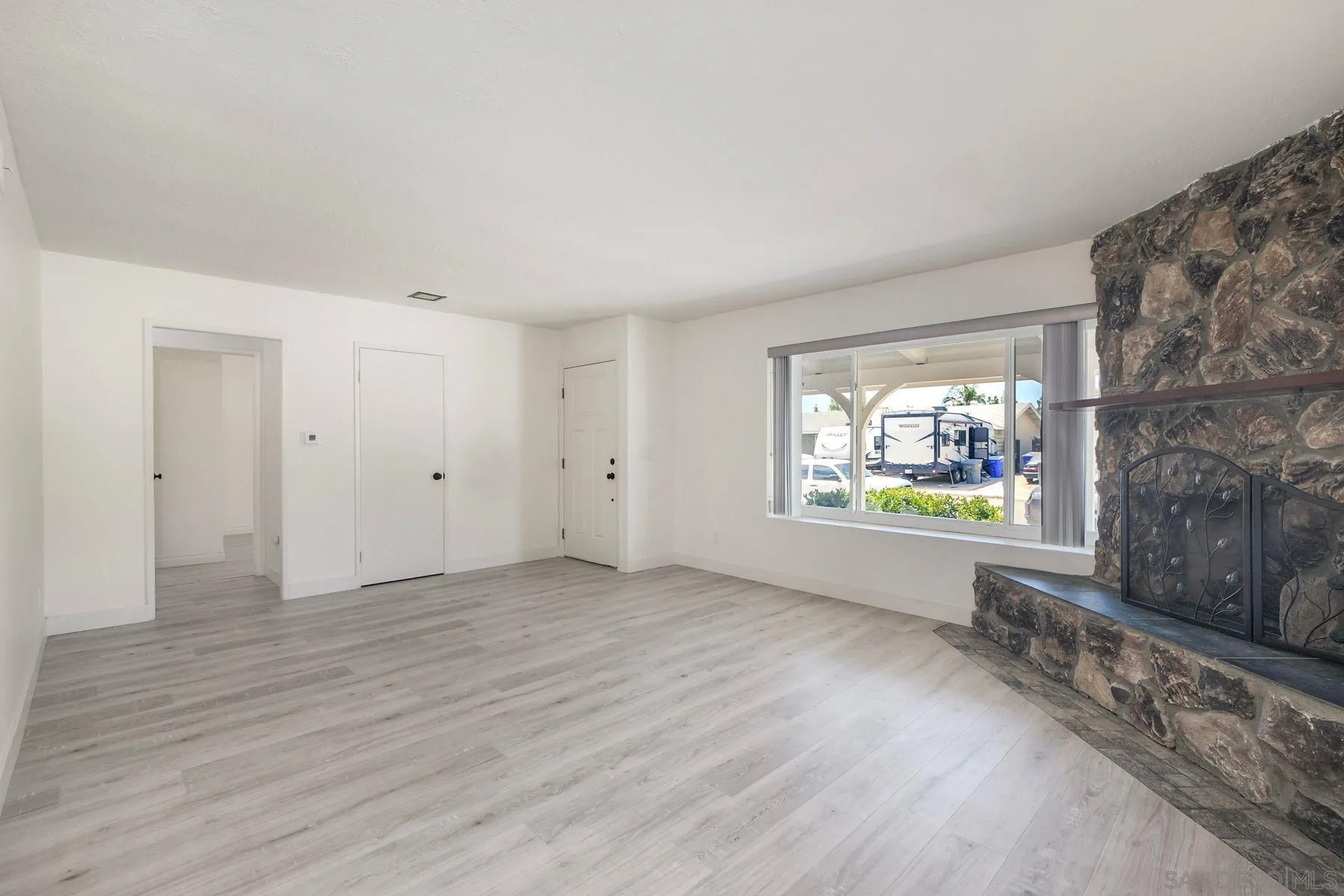https://cdn.realtyfeed.com/cdn/127/260020900/f4754de732724f93f6072ceae2b5d498.webp